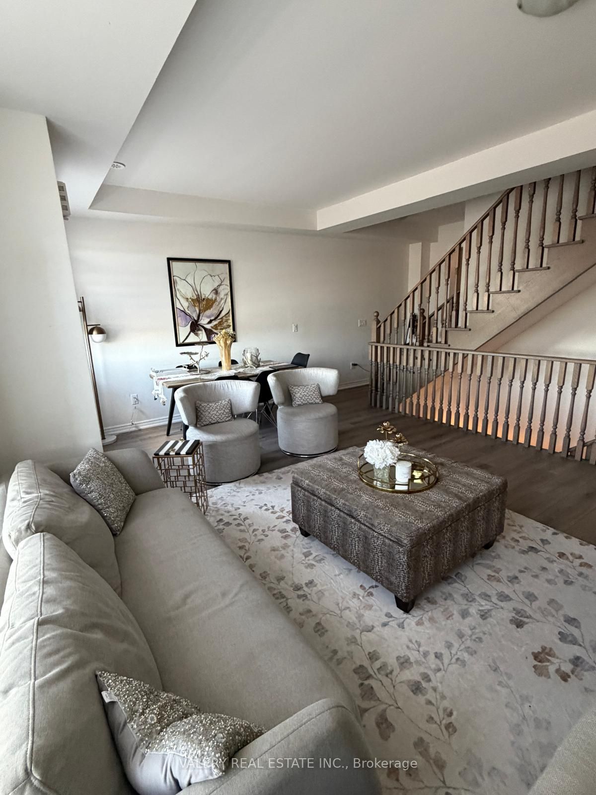 517 Dundas Street E, Oakville 3