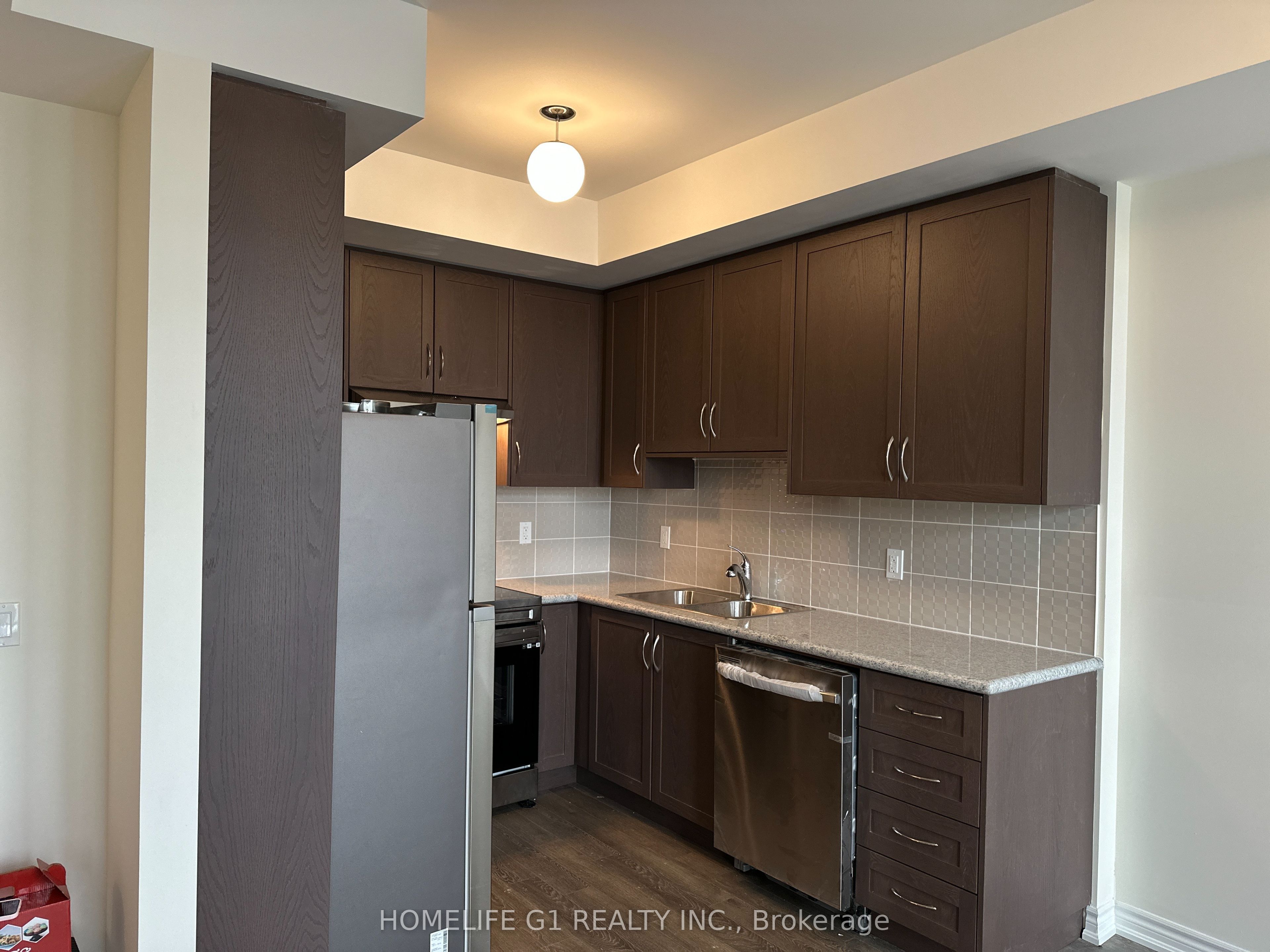 Unit 213 - 30 Halliford Place, Brampton 2