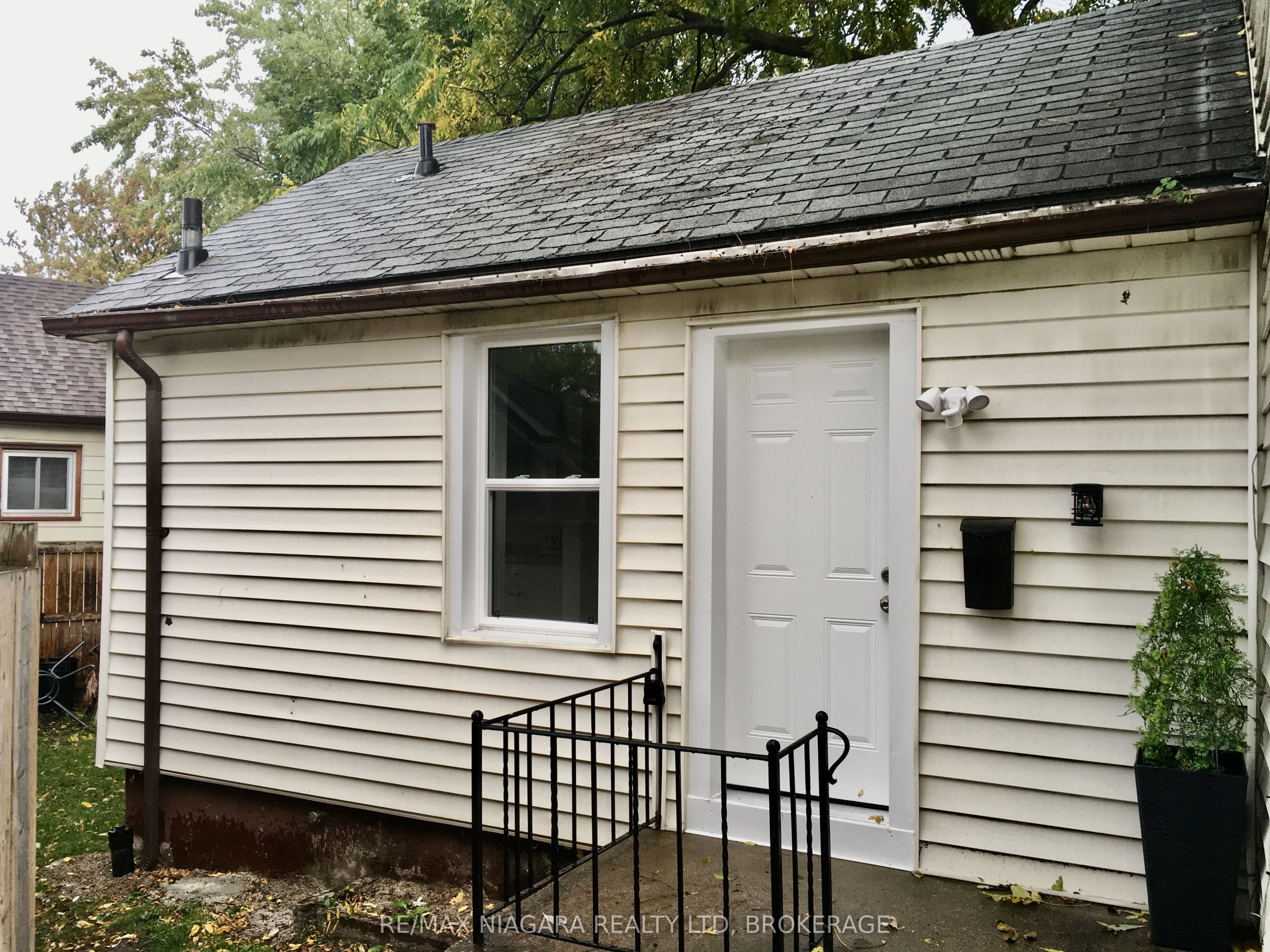 Unit Rear Unit - 163 Welland Avenue, St. Catharines 2