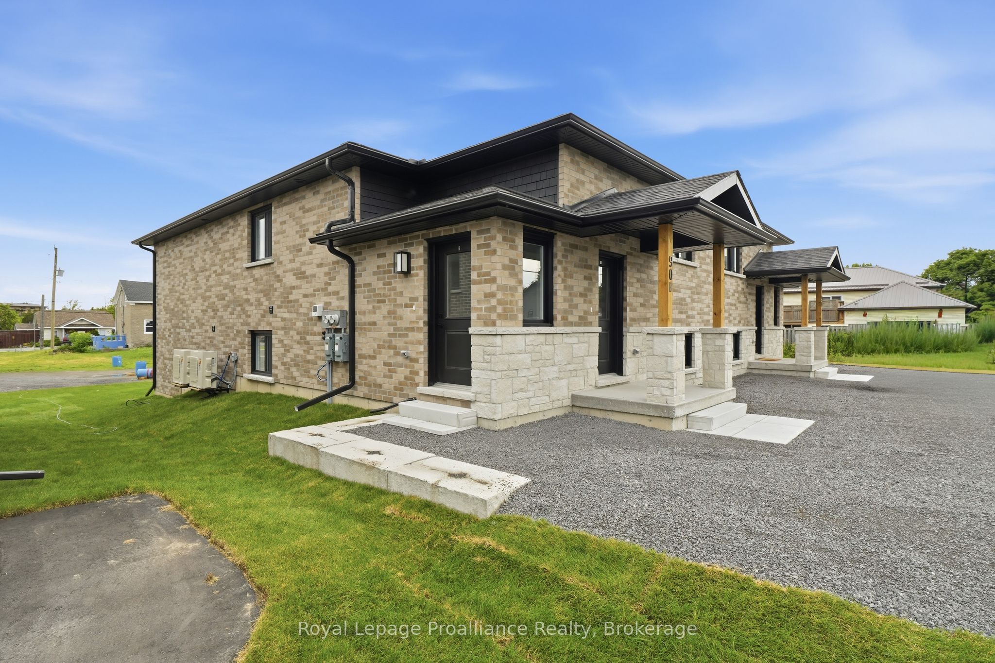 Unit Lower - 90B Lywood Street, Belleville 2