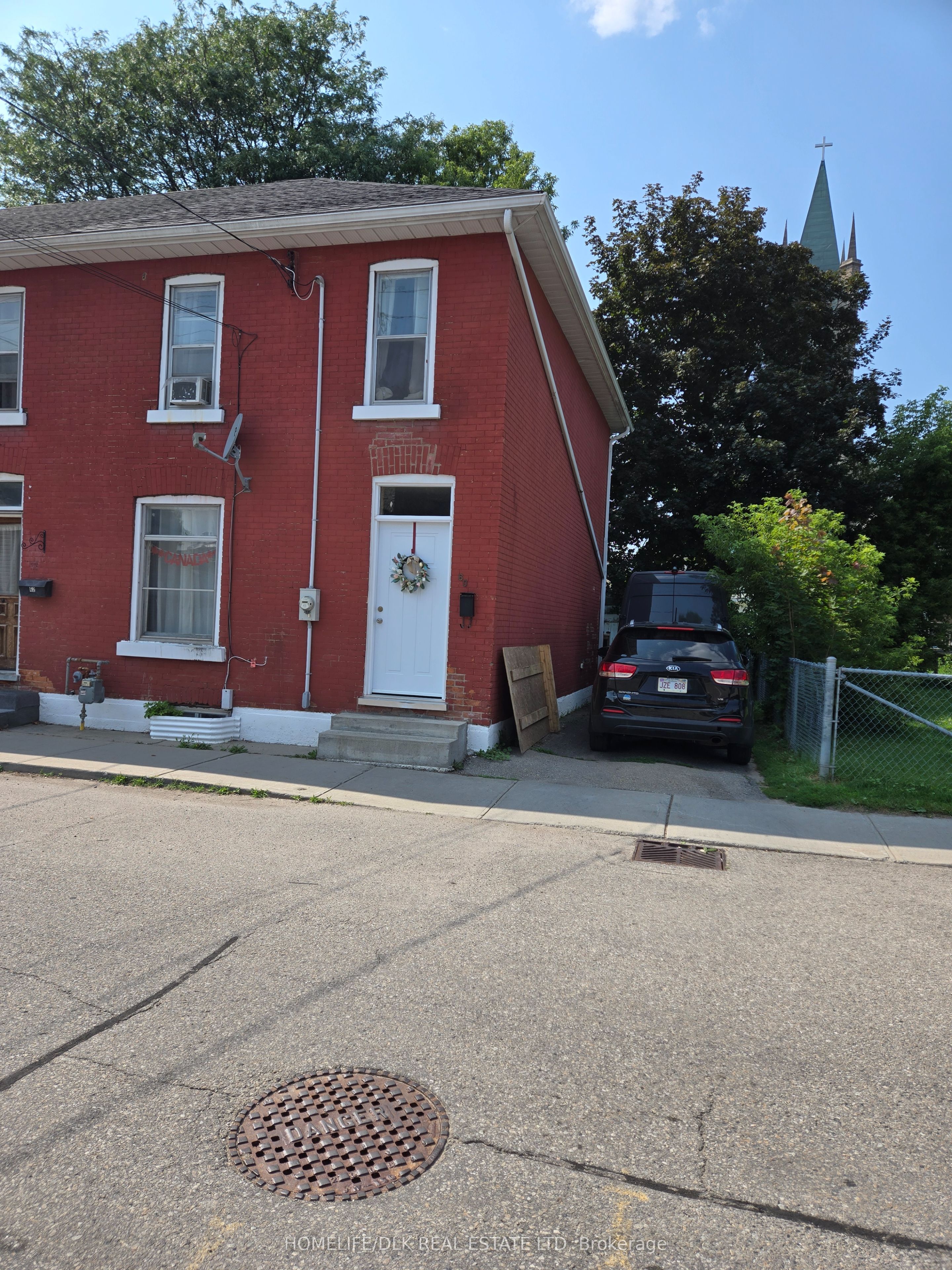 60 George Street, Brockville 1