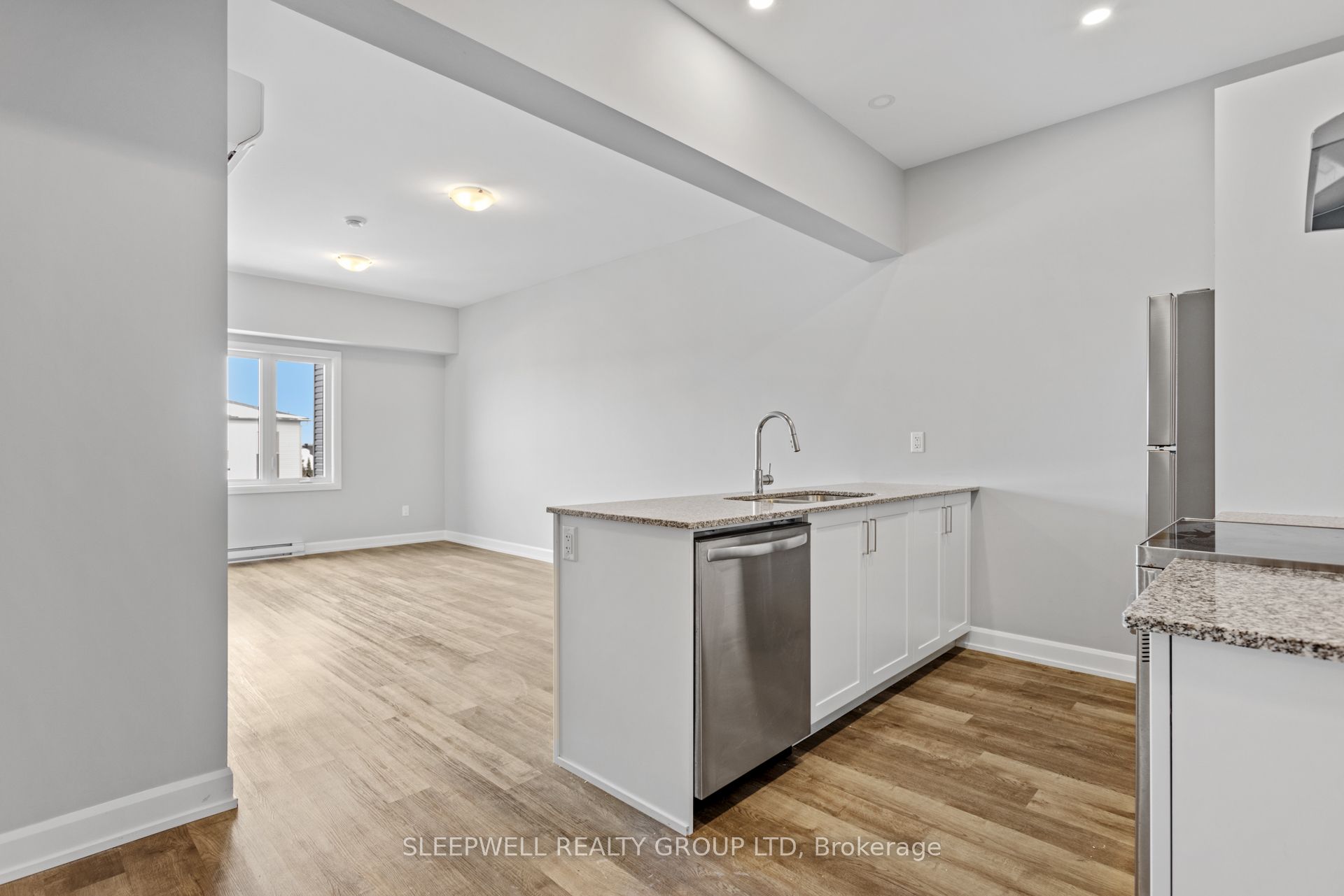 Unit 302 - 979 North Russell Road, Russell 3