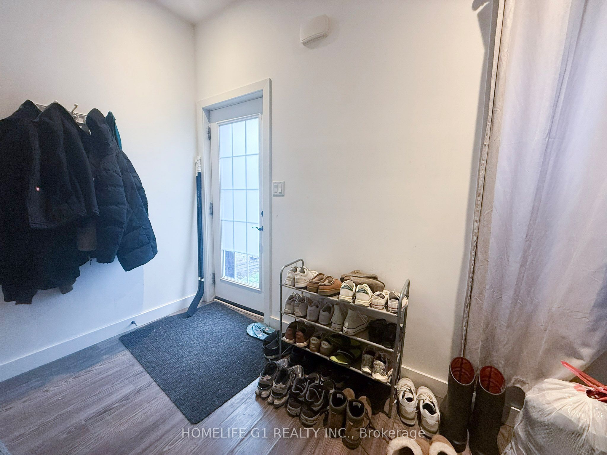 286 Hunter Street W, Hamilton 2