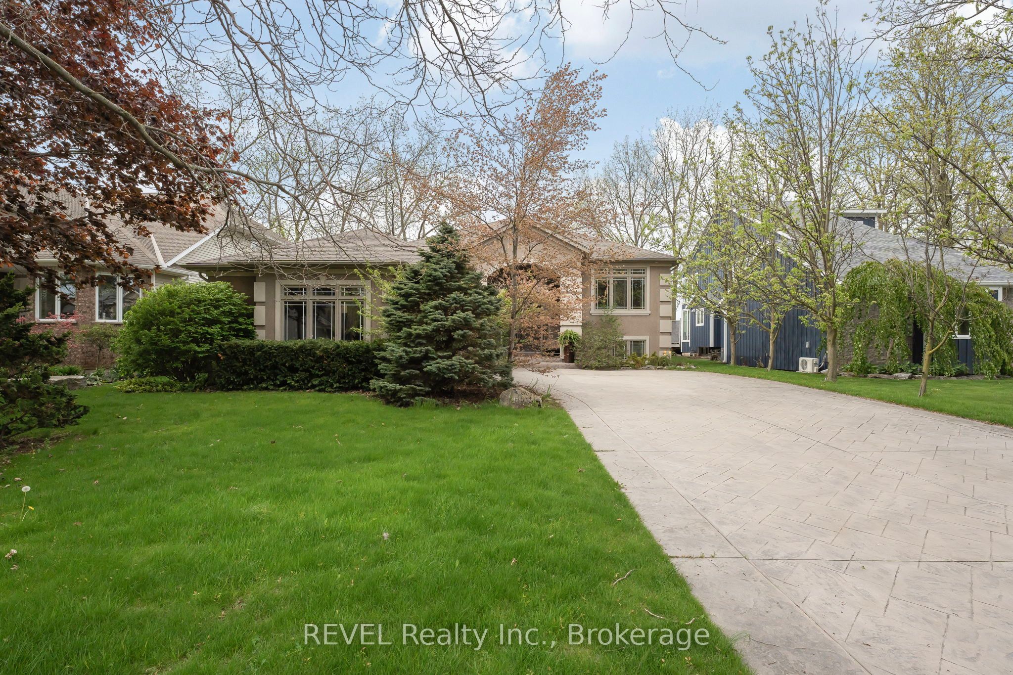 661 Clarence Street, Port Colborne 2