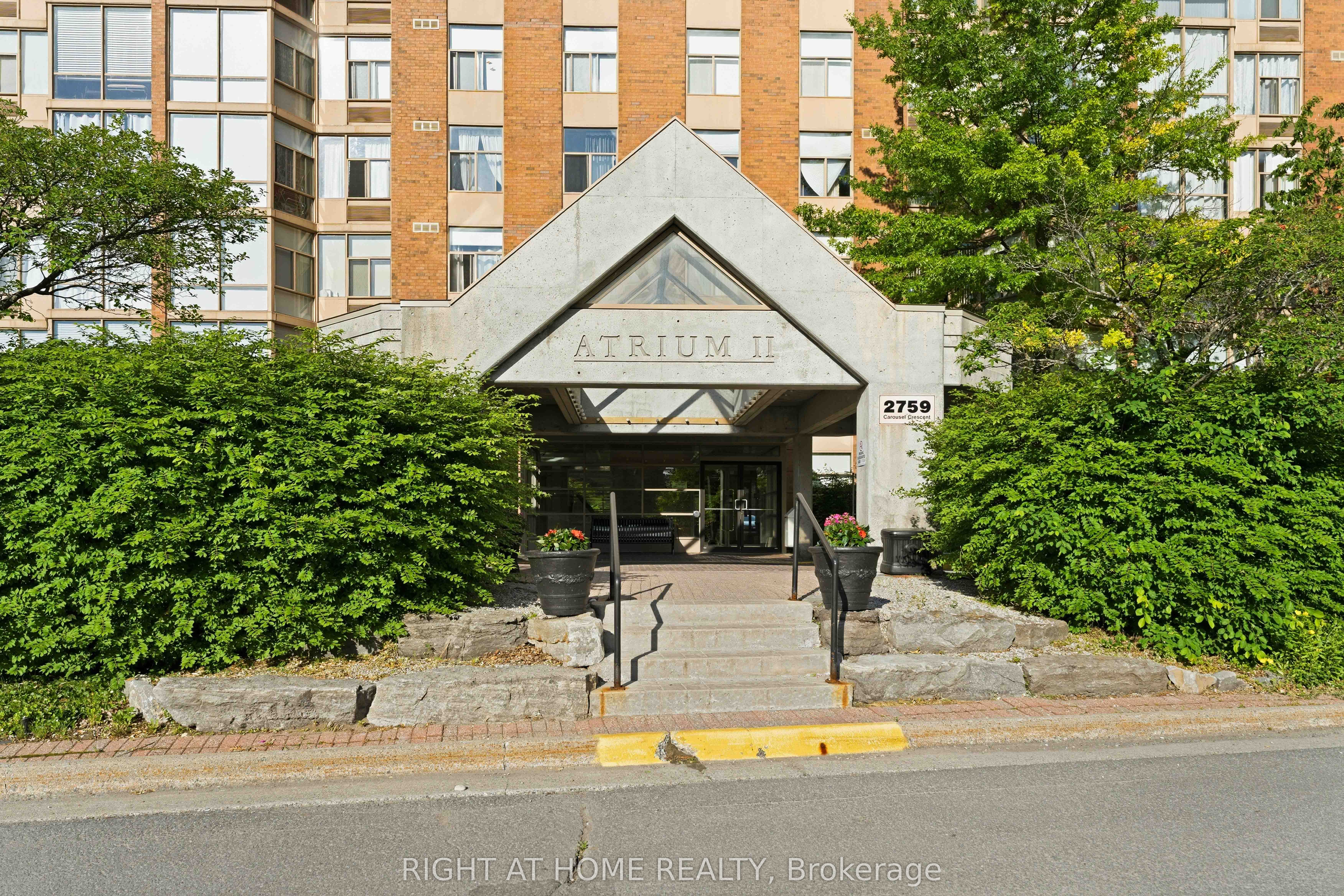 Unit 911 - 2759 Carousel Crescent, Orleans-Gloucester 2