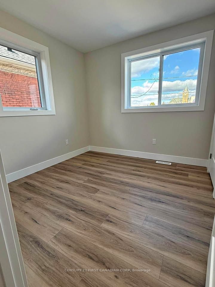 Unit D - 200 Centre Street, St. Thomas 5
