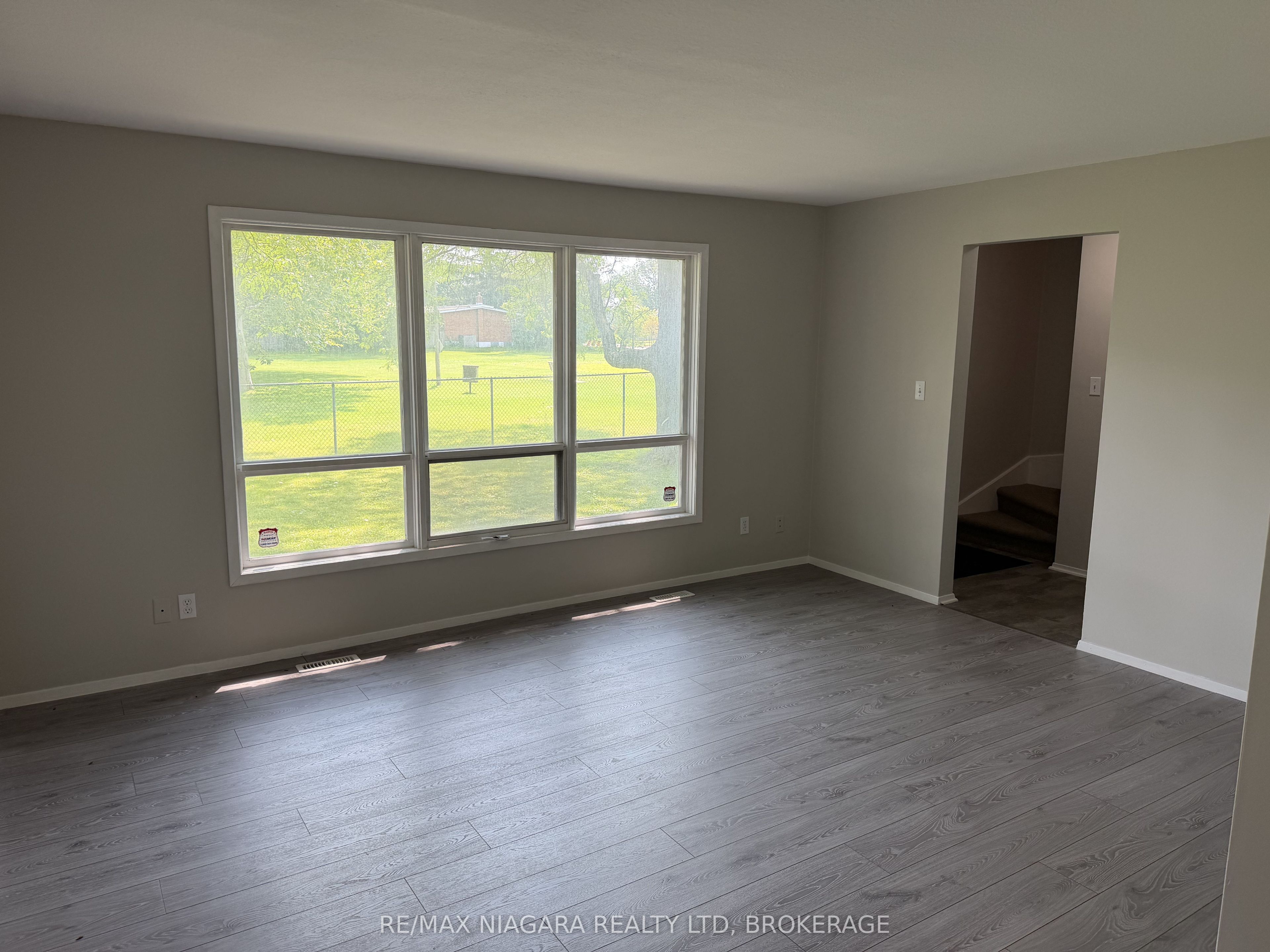 Unit 1 - 21 Woodlawn Road, Welland 4