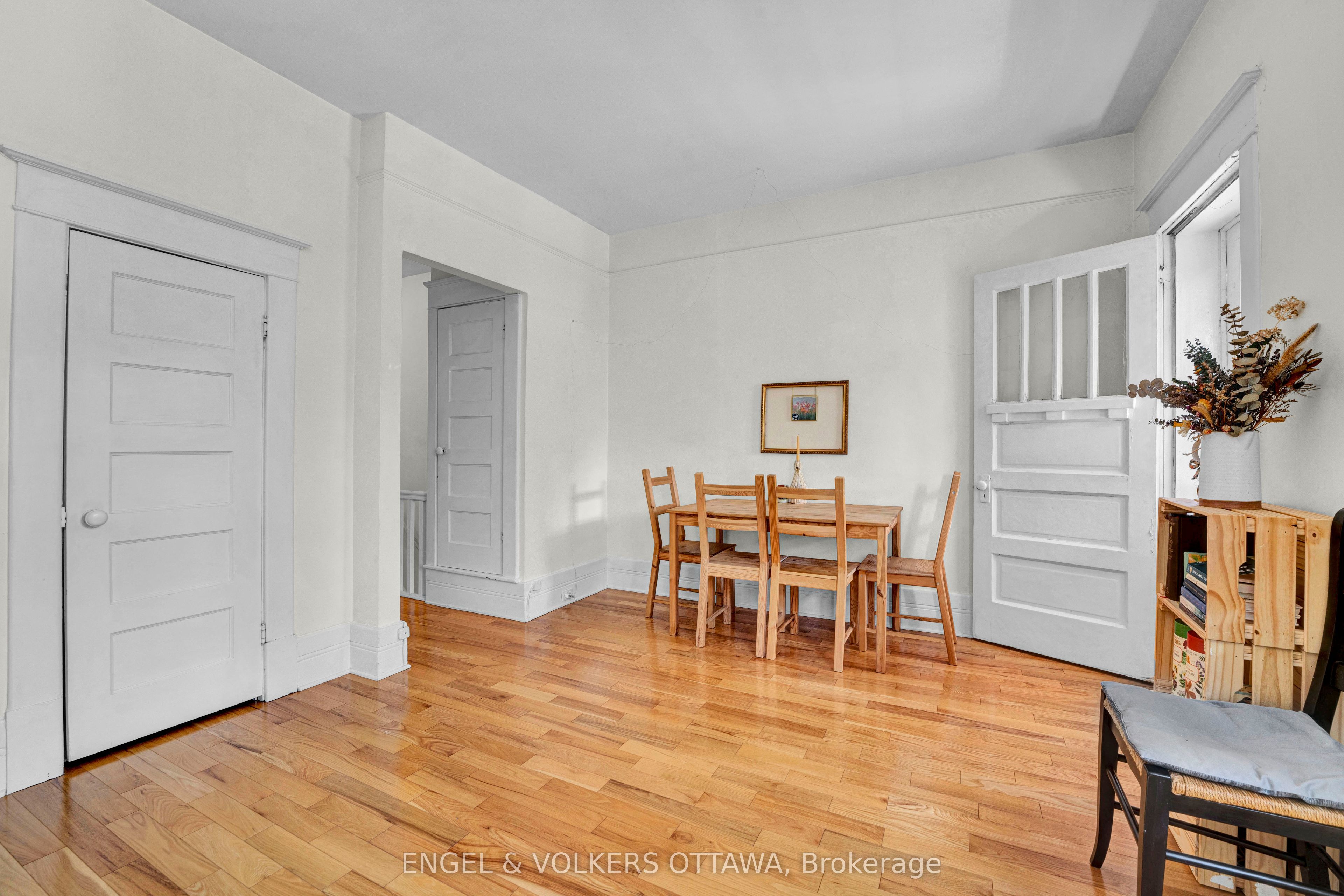 Unit 2 - 172 Ivy Crescent, Ottawa 5
