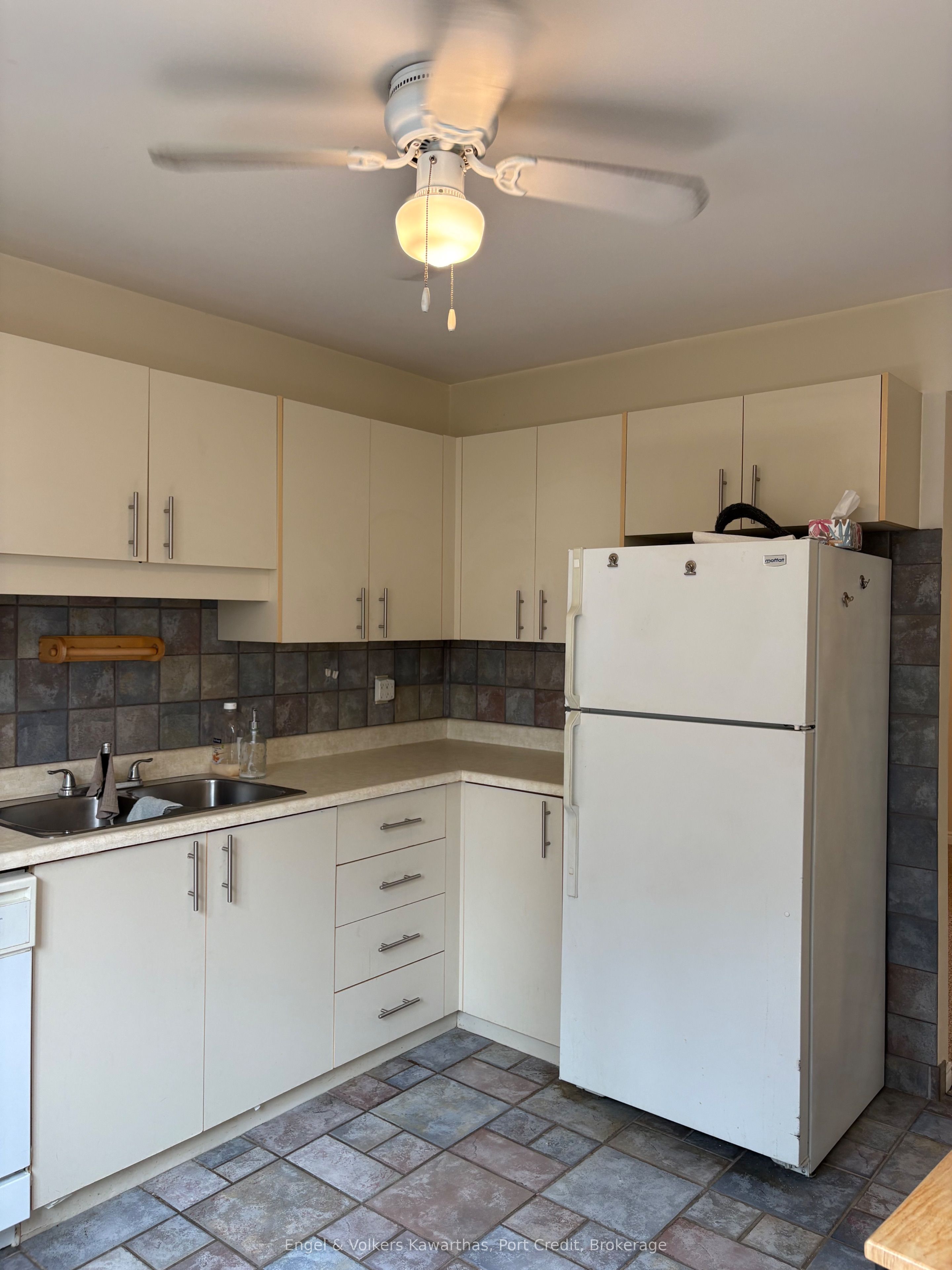 Unit 204 - 1429 Clearview Drive, Peterborough 5