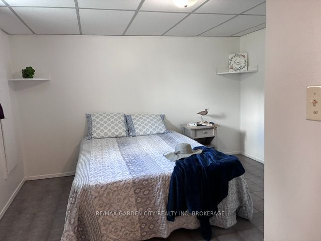 Unit 5 - 131 Lyons Avenue, Welland 2
