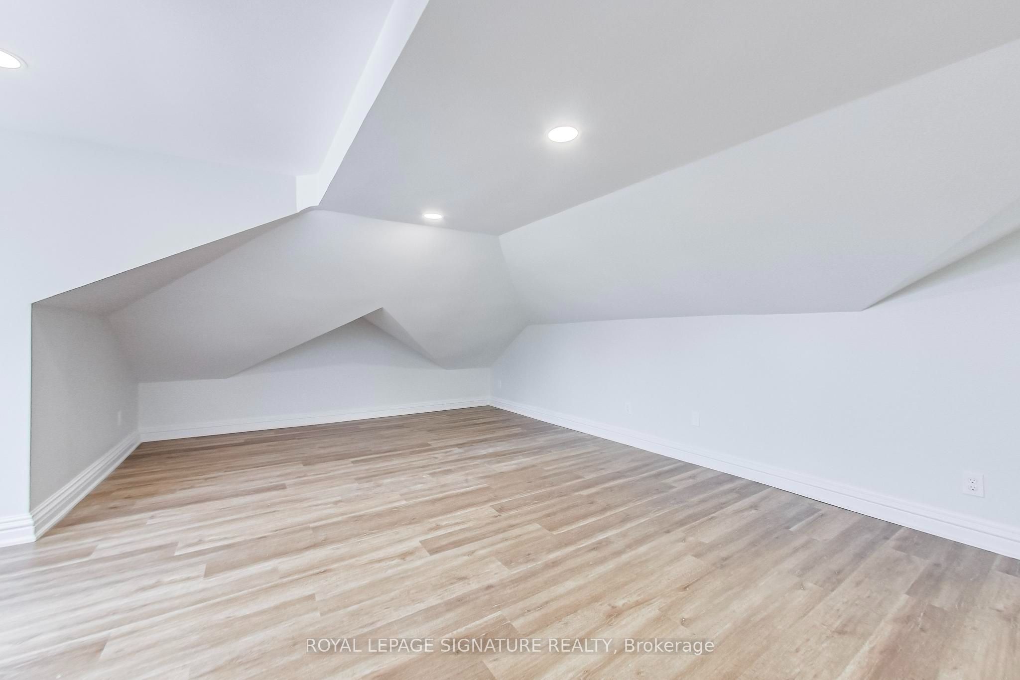 Unit 4 - 102 West Avenue S, Hamilton 5
