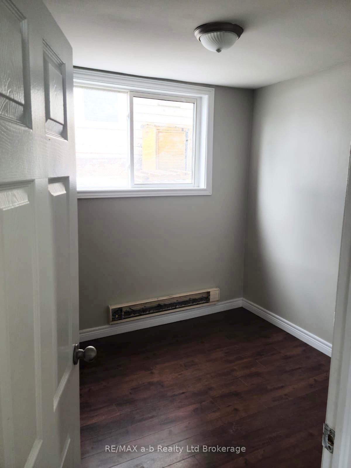 Unit 3 - 44 Stanley Street, London 5