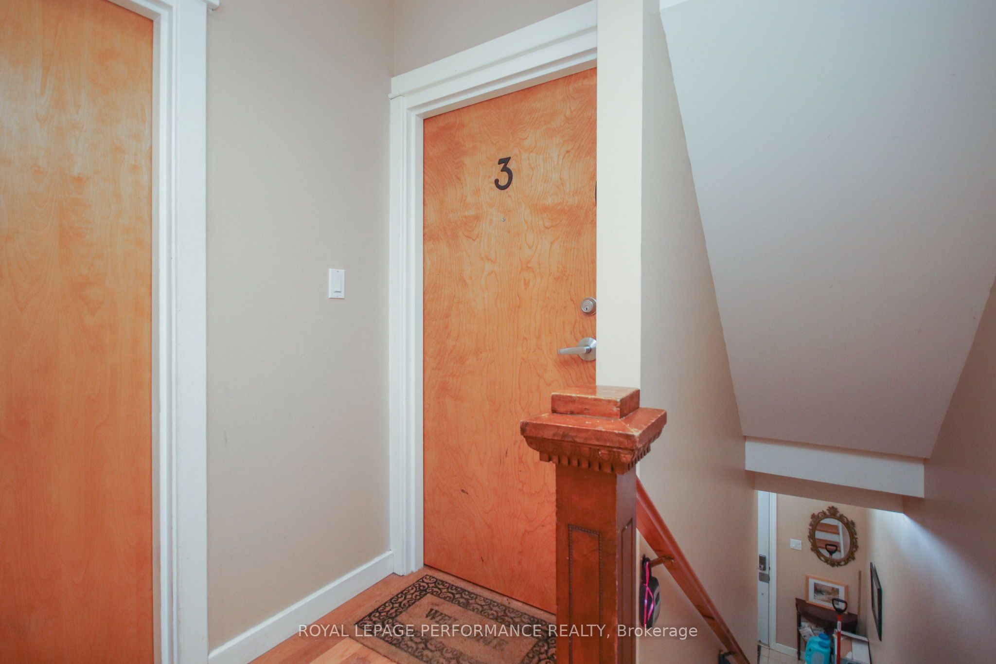 Unit 3 - 736 Cooper Street E, Ottawa 2