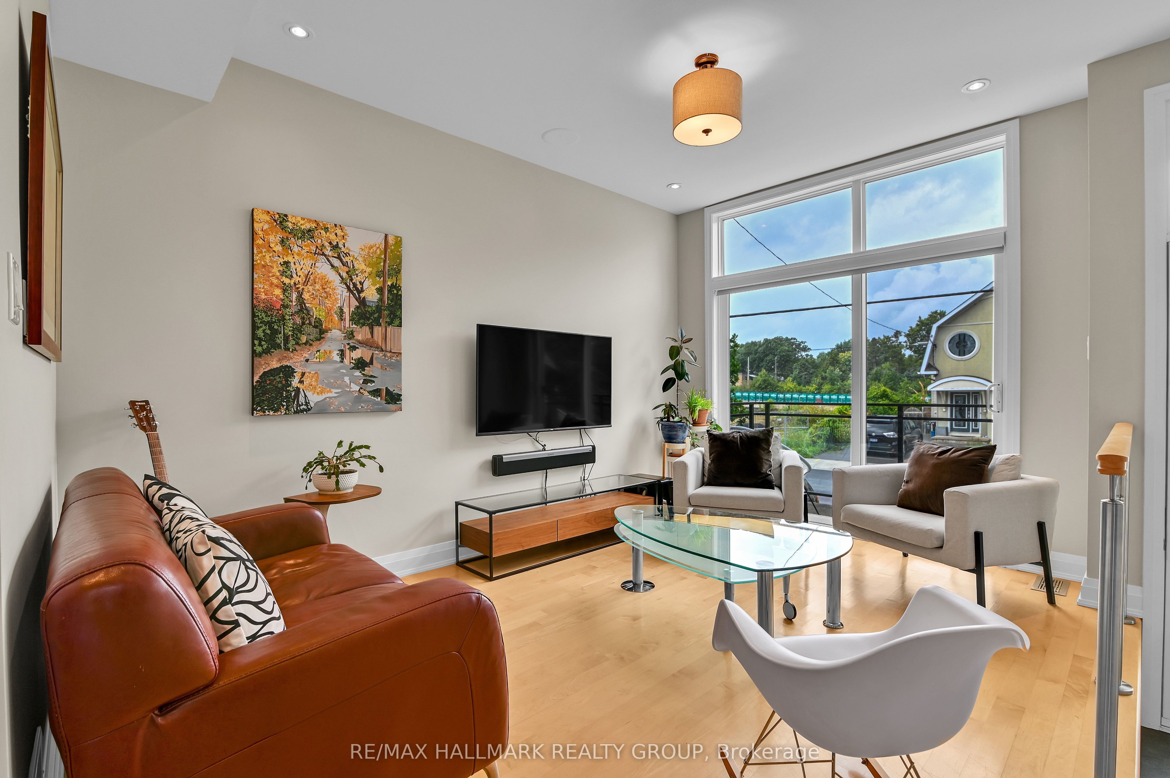 376A Wilmont Avenue, Ottawa 4