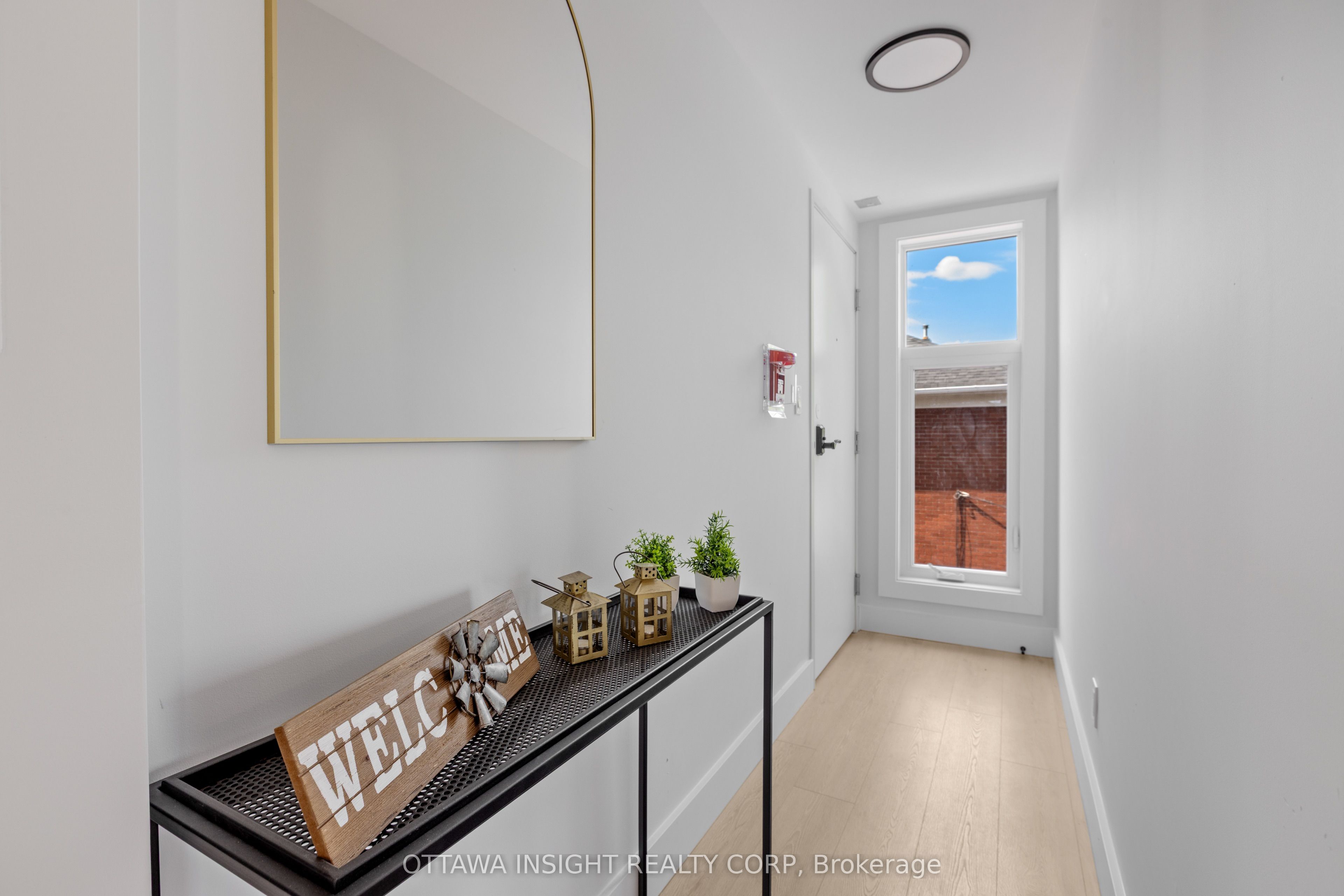 Unit 1 - 2409 Carlsen Avenue, Ottawa 3