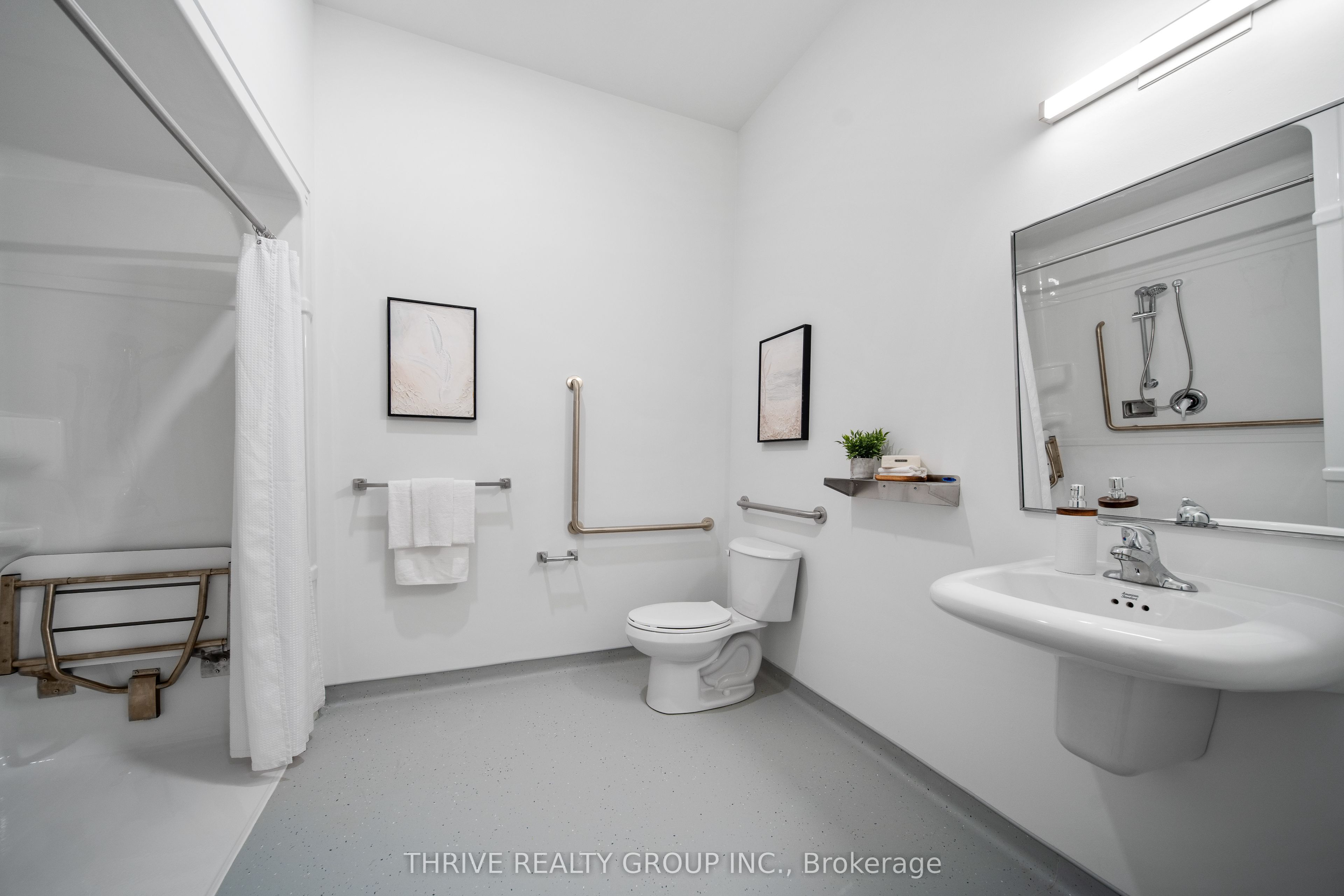 Unit 412 - 373 Hill Street, London 4