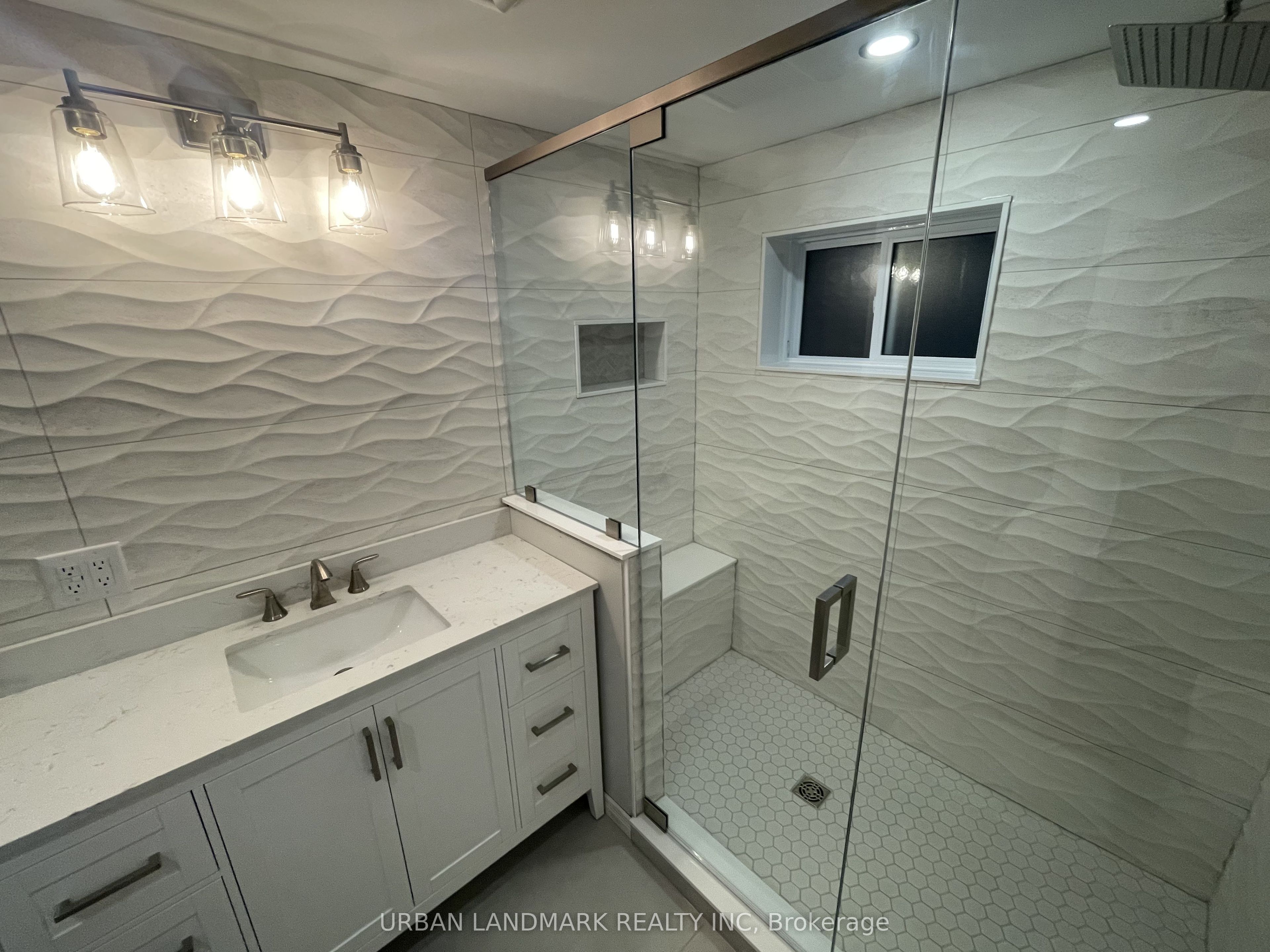 Unit Unit B - 106 Elgin Street, Centre Hastings 4