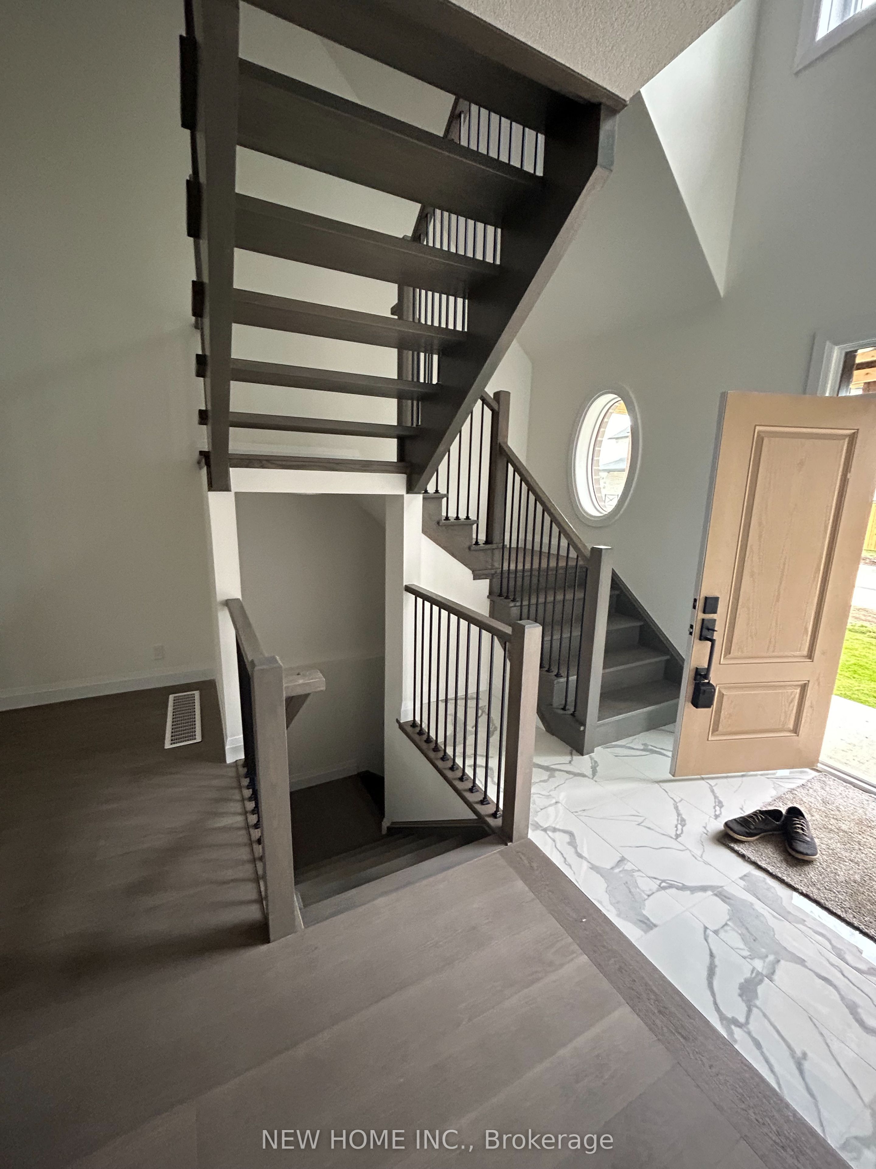 Unit 3 - 242 Mount Pleasant Street, Brantford 4