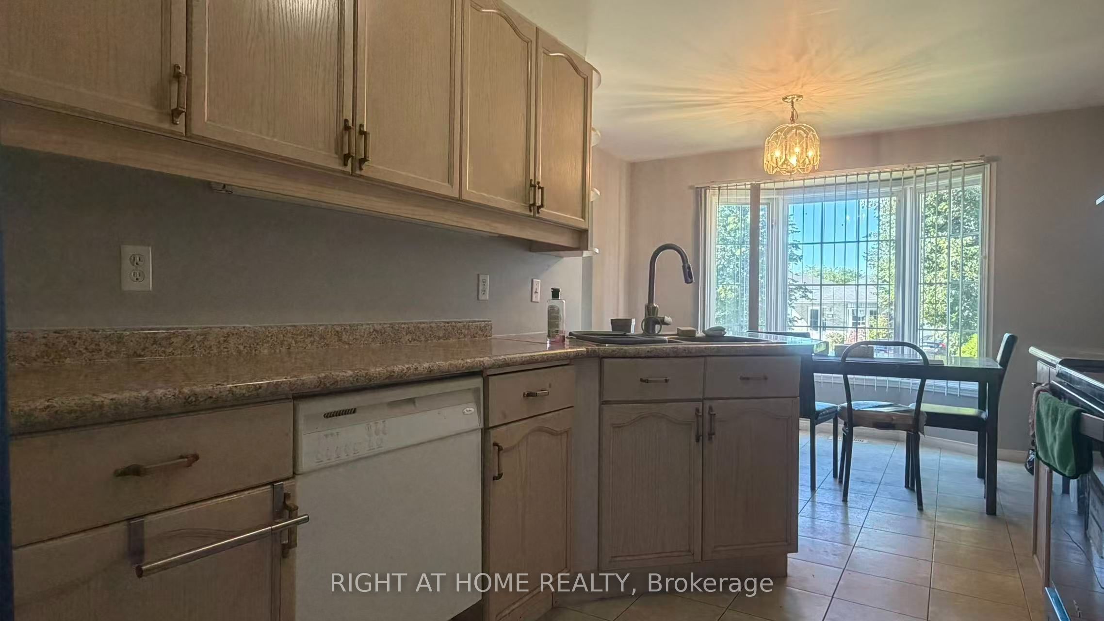 271 Fleming Drive, London 3