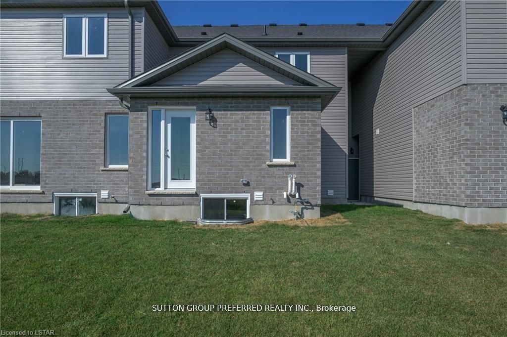 359 KENNINGTON Way, London 4