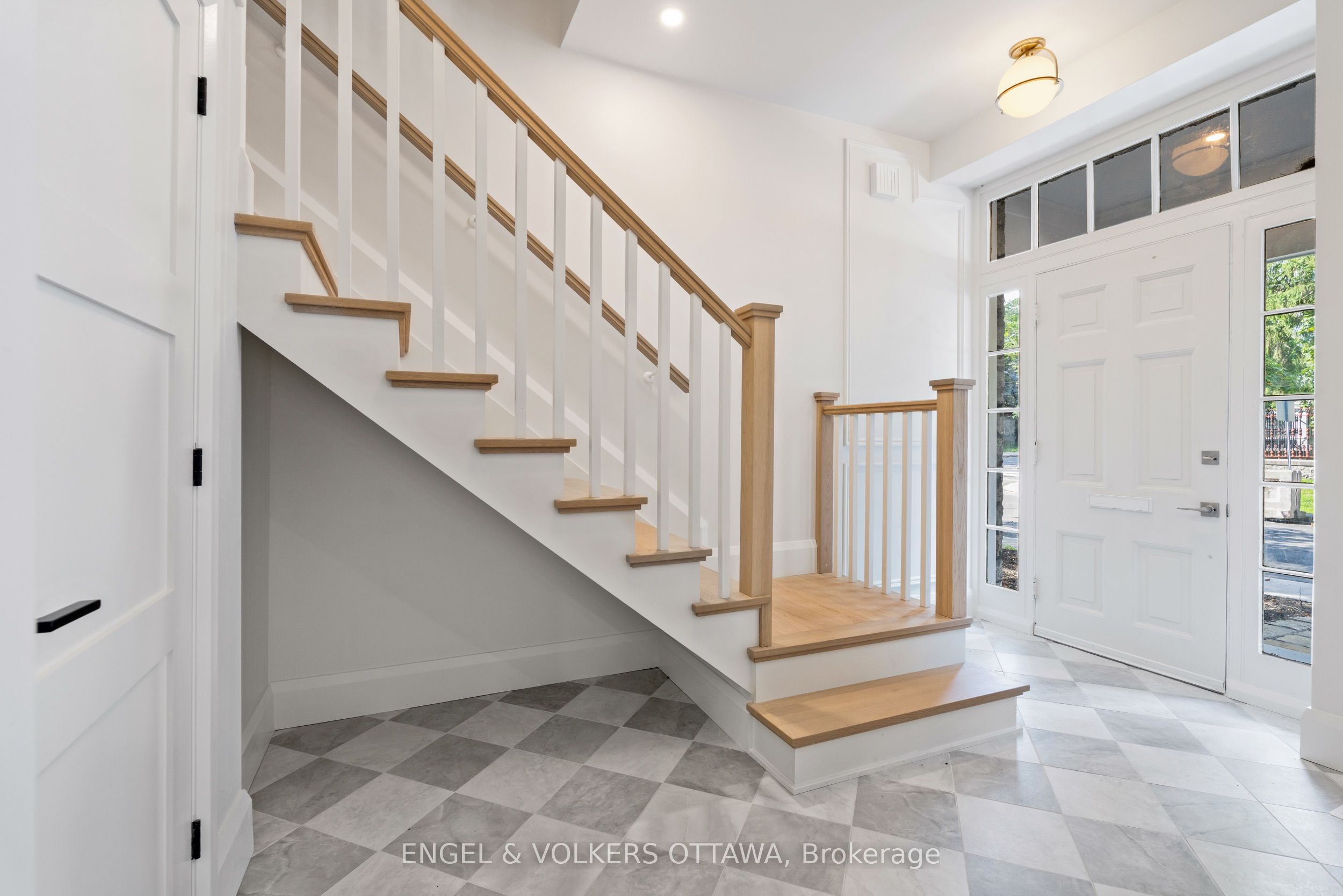 35 Mackay Street, Ottawa 3