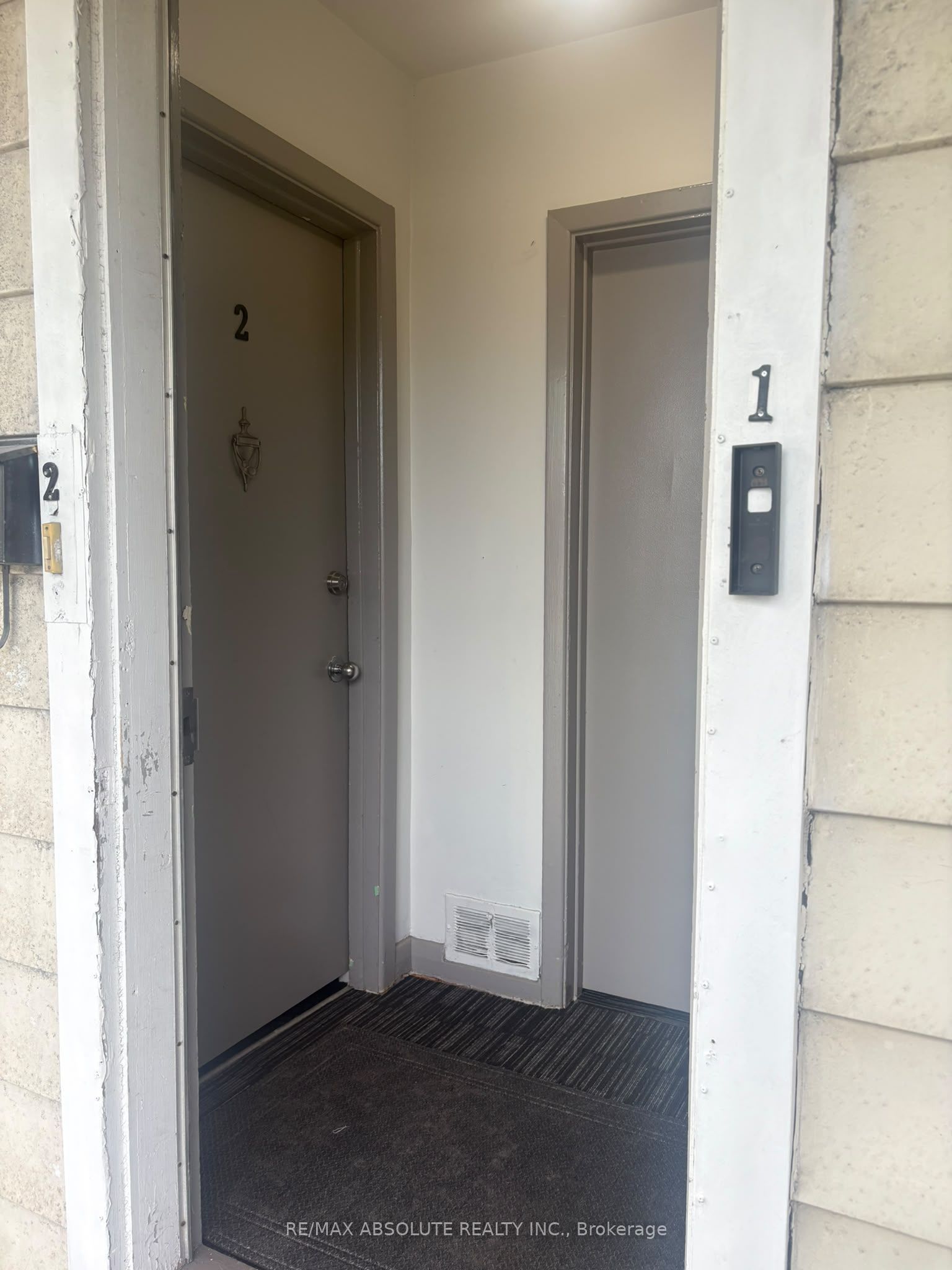 Unit 2 - 4 Holland Avenue, Ottawa 4