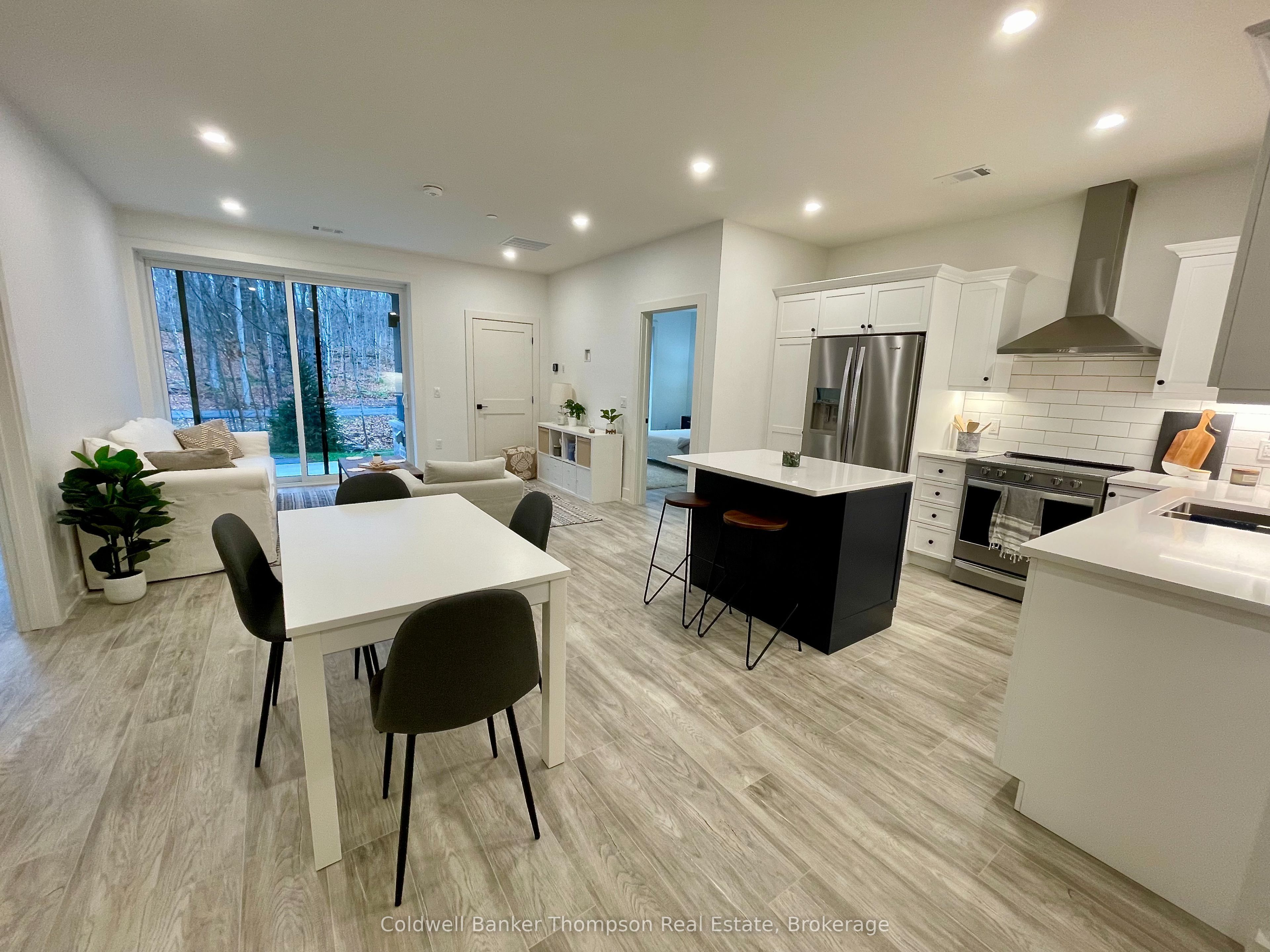 Unit 106 - 18 Campus Trail, Huntsville 3