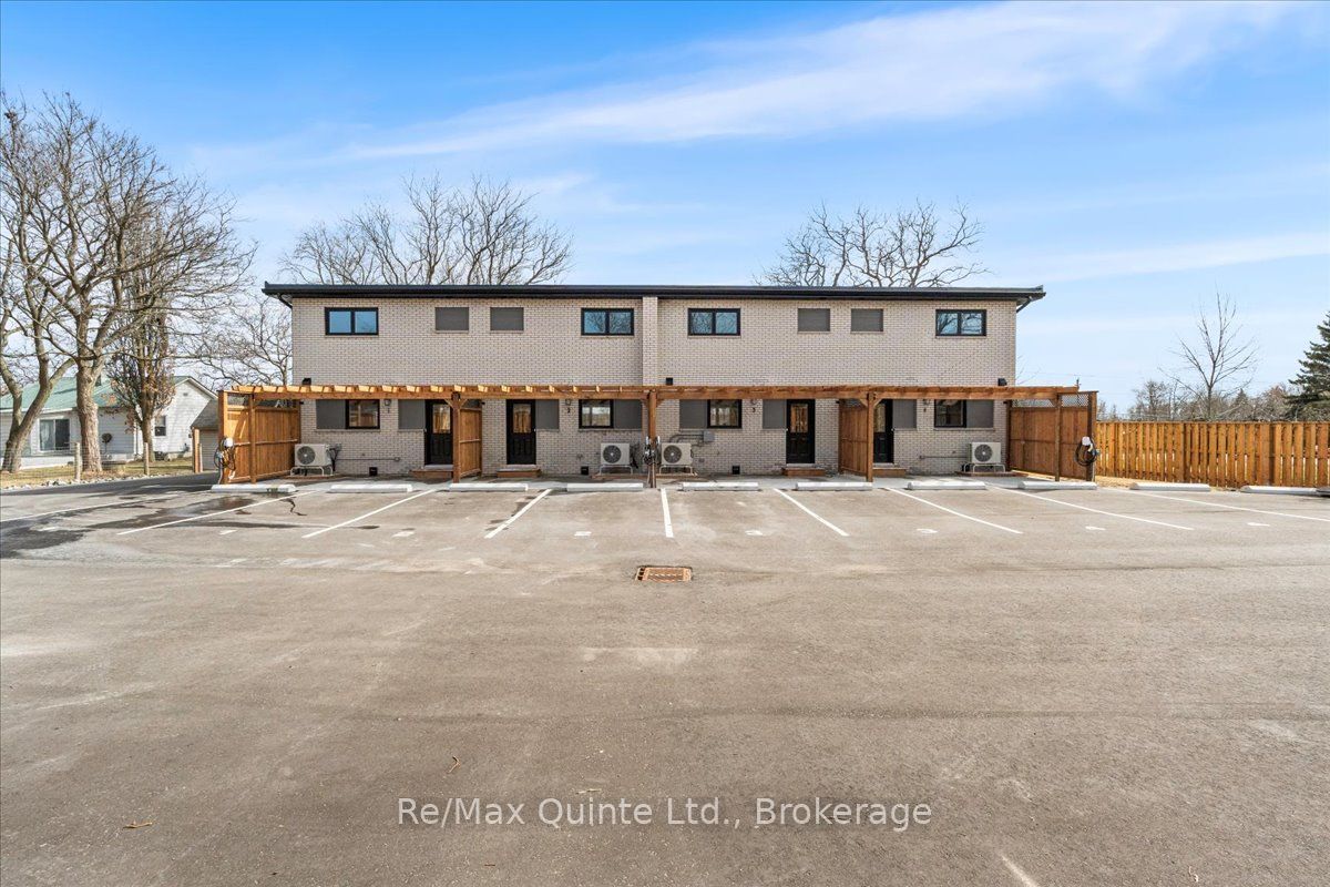Unit B - 865 Old 2 Highway, Quinte West 3