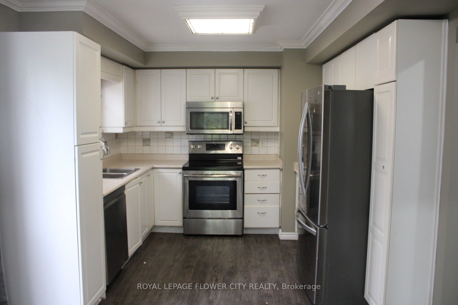 252 Simpson Crescent, London 4