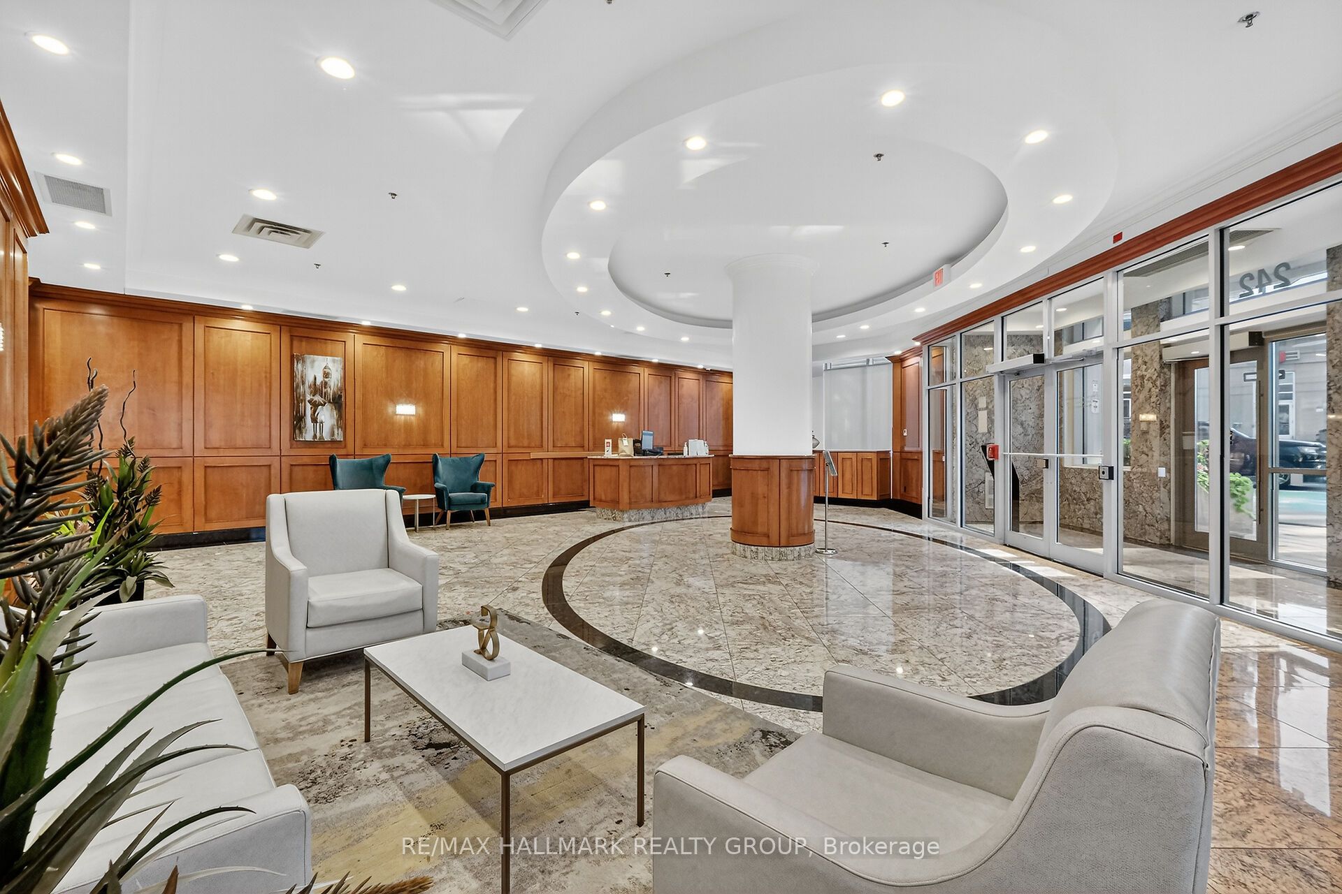 Unit 206 - 242 Rideau Street, Ottawa 4