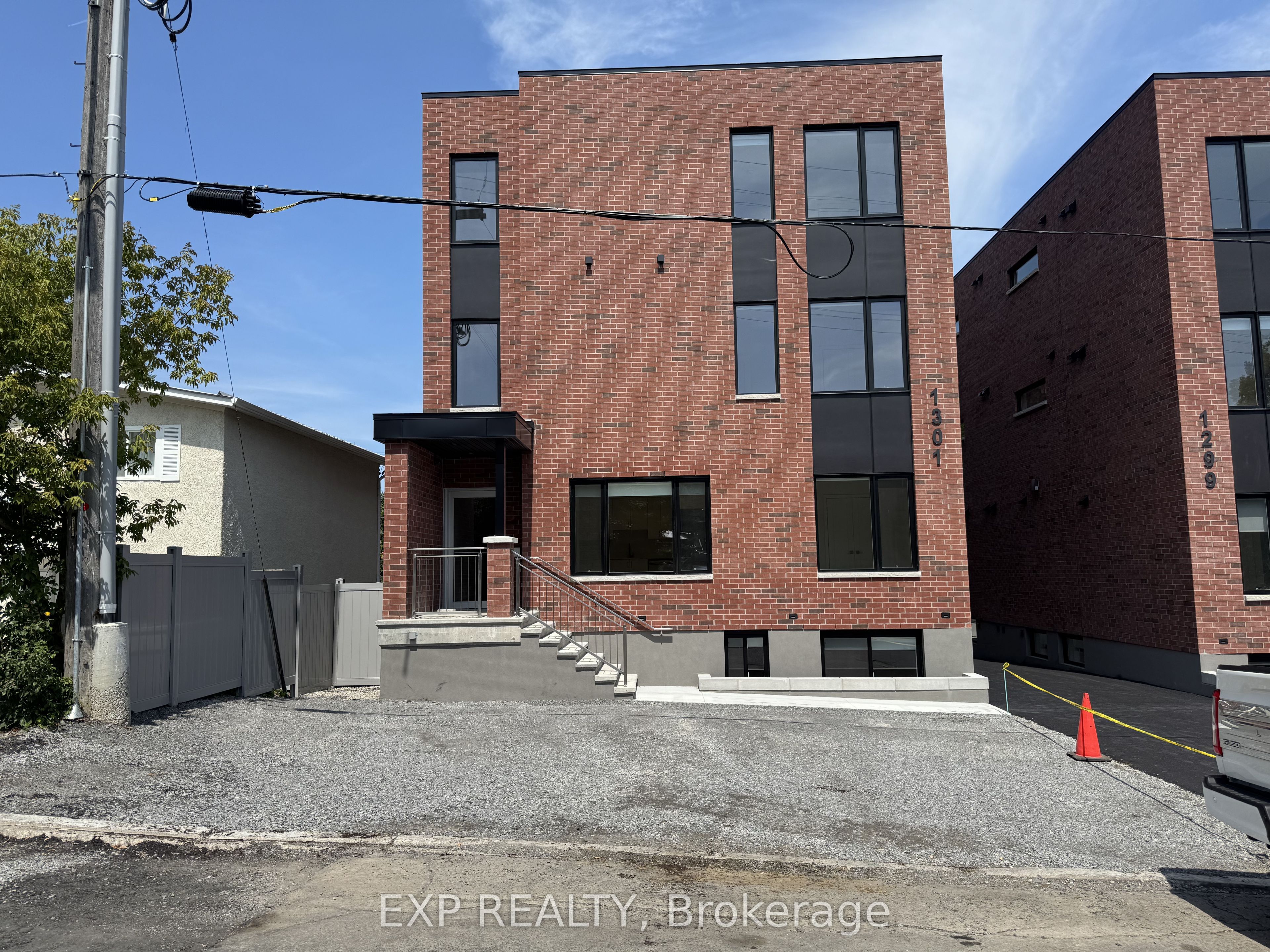 Unit 1 - 1301 Dorchester Avenue, Ottawa 2