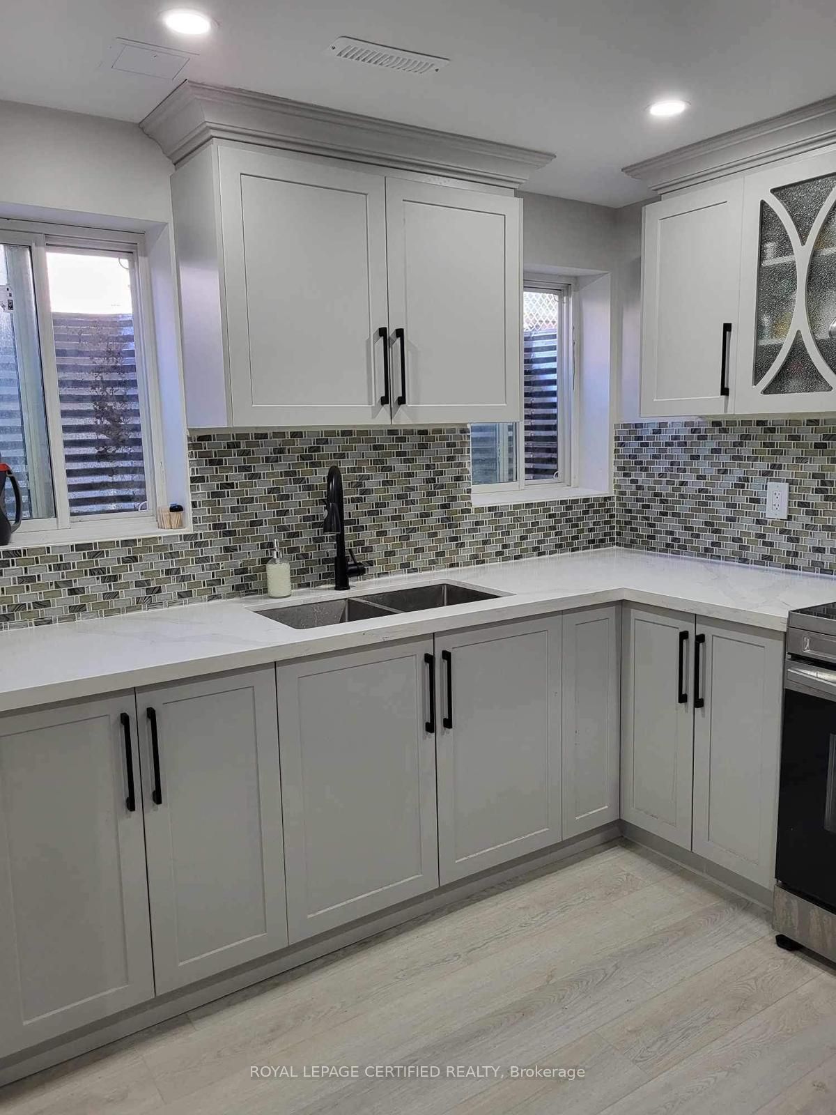Unit bsmt - 25 Carrie Crescent, St. Thomas 3