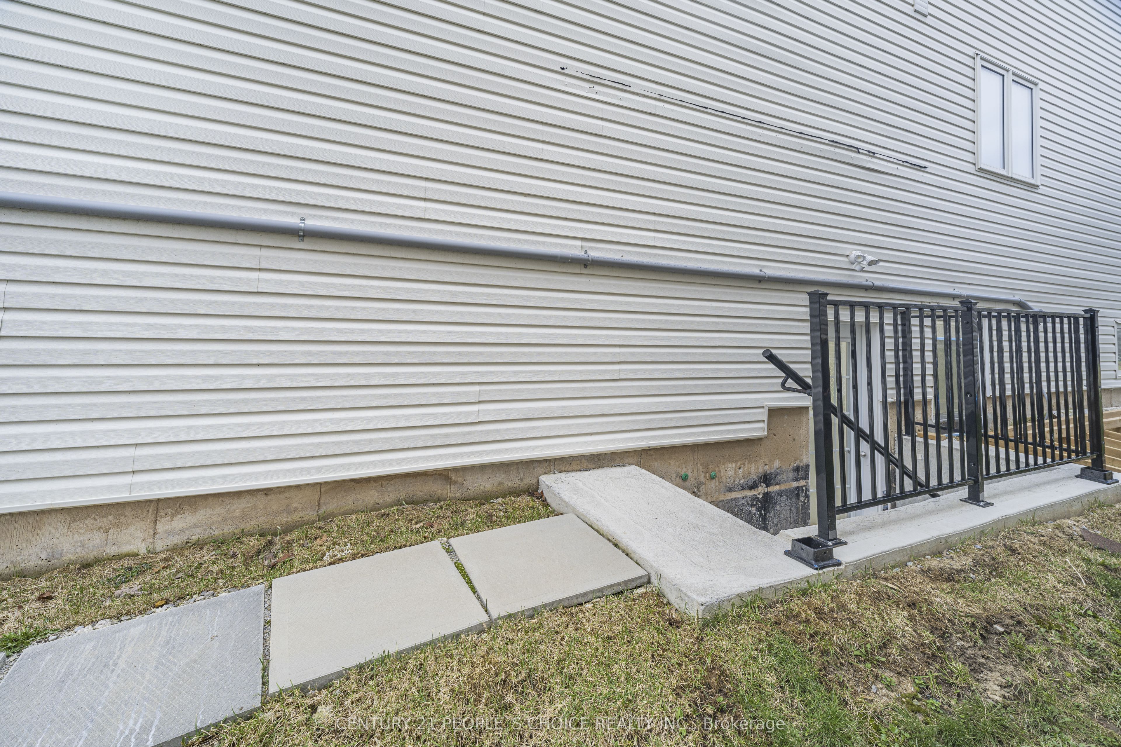 Unit Basement - 3 Sara Drive, Thorold 2