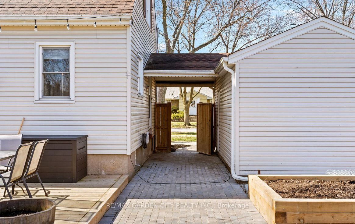 4 West Lynn Street, St. Catharines 3