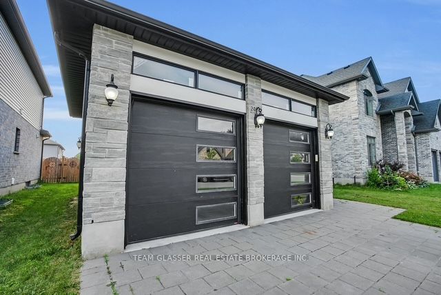 2407 Red Thorne Avenue, London 2
