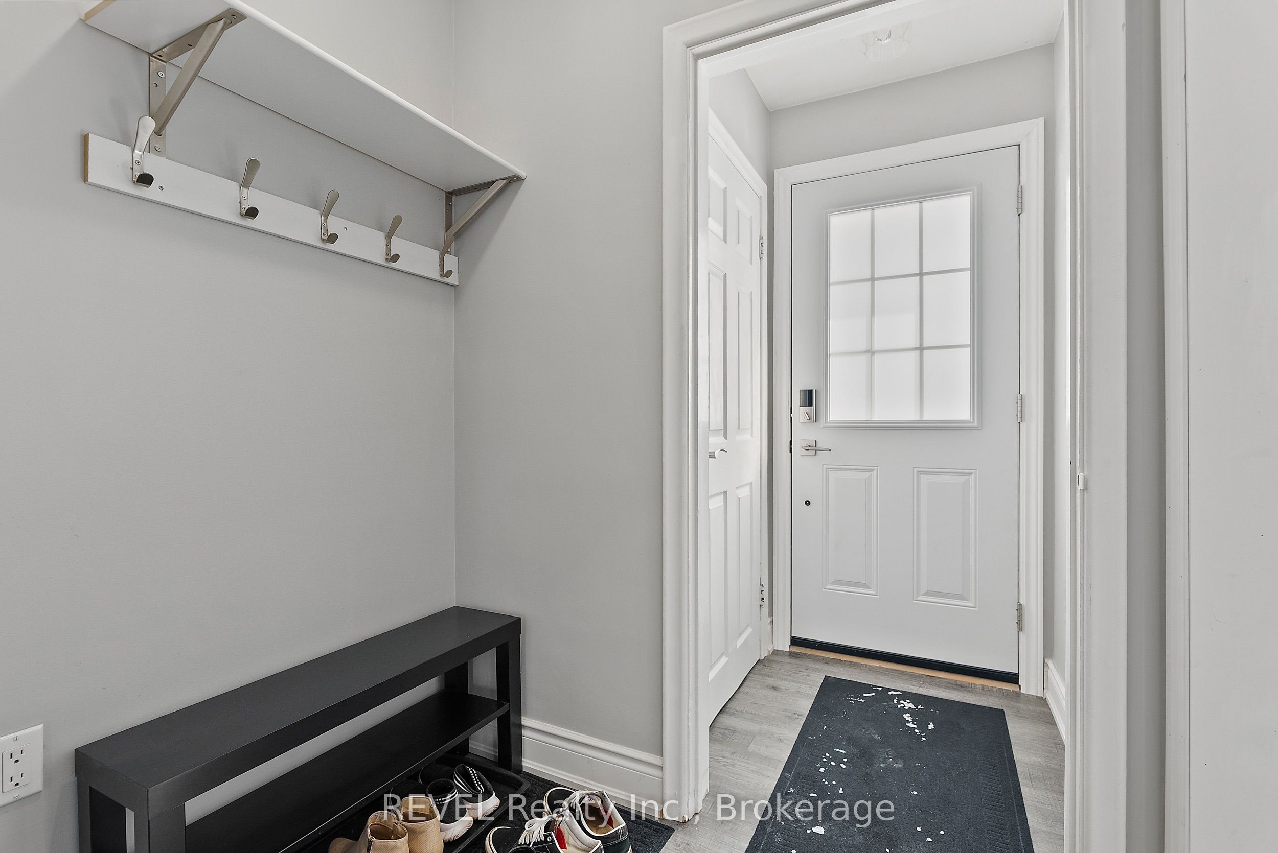 Unit Upper Unit - 8327 Parkway Drive, Niagara Falls 4