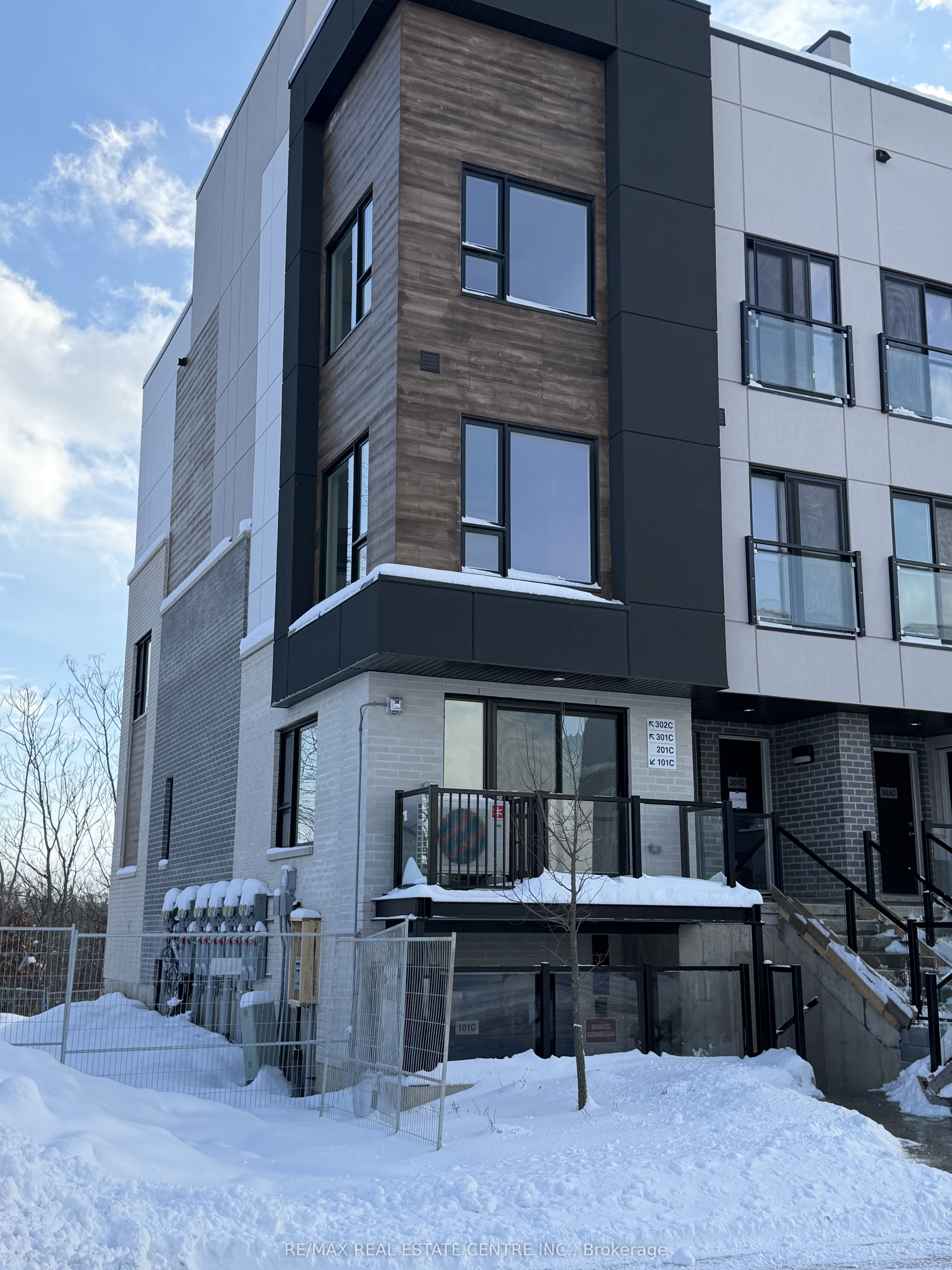 Unit Suite 334 (302C) - 16 Melbourne Avenue, St. Catharines 3