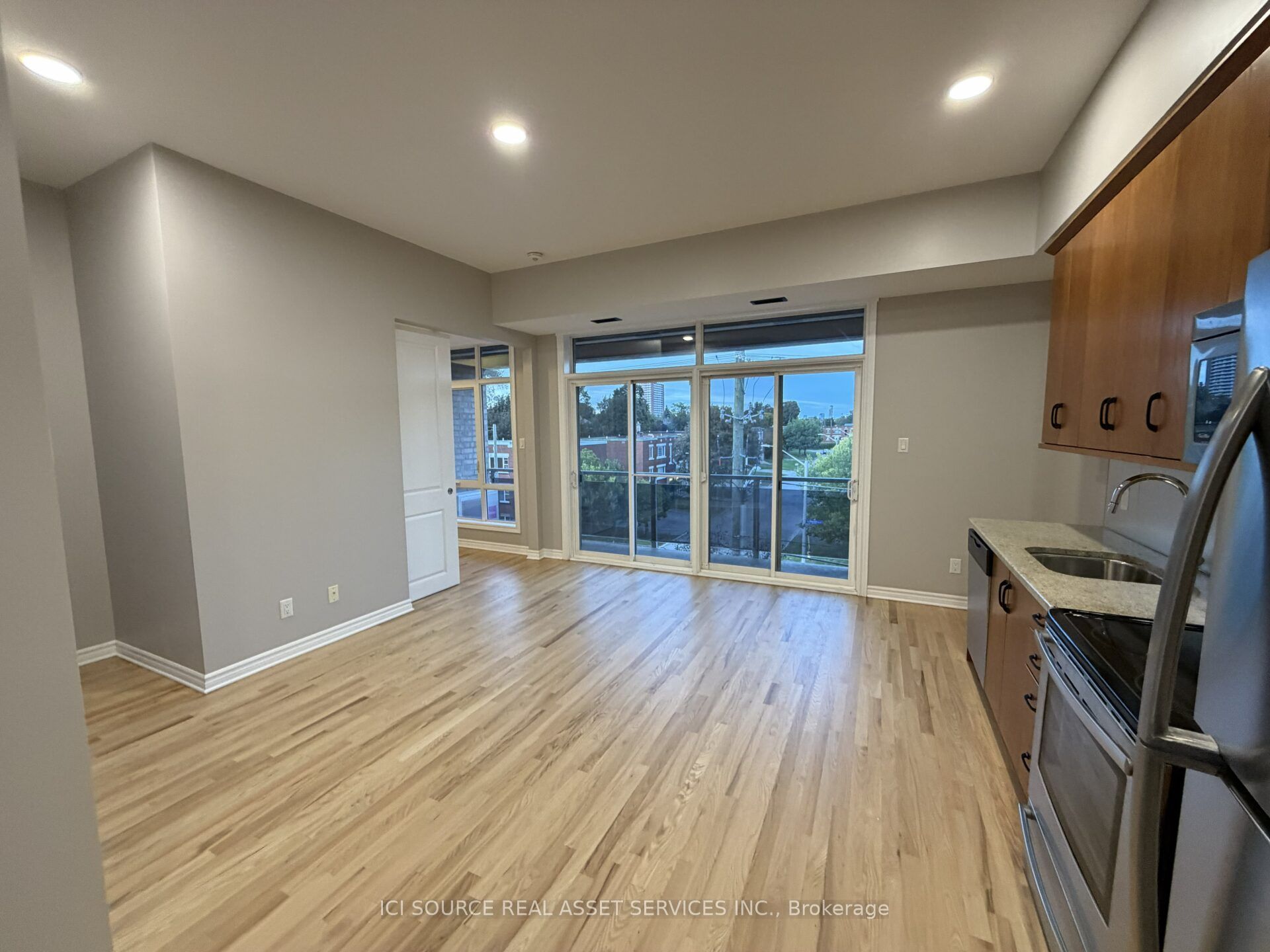 Unit 301 - 682 Churchill Avenue N, Ottawa 4