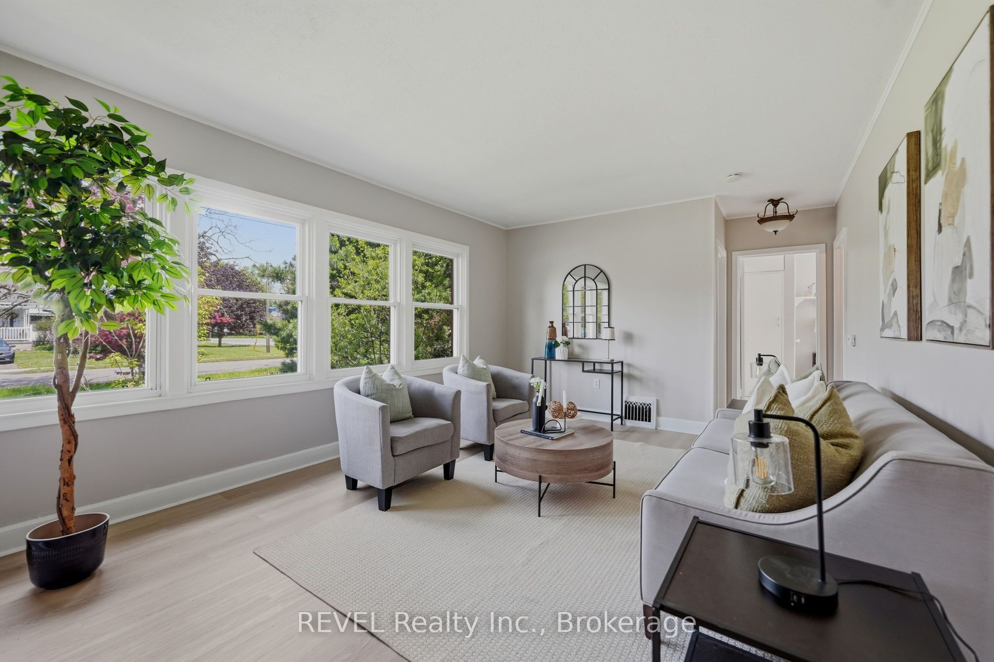 7962 Booth Street, Niagara Falls 3