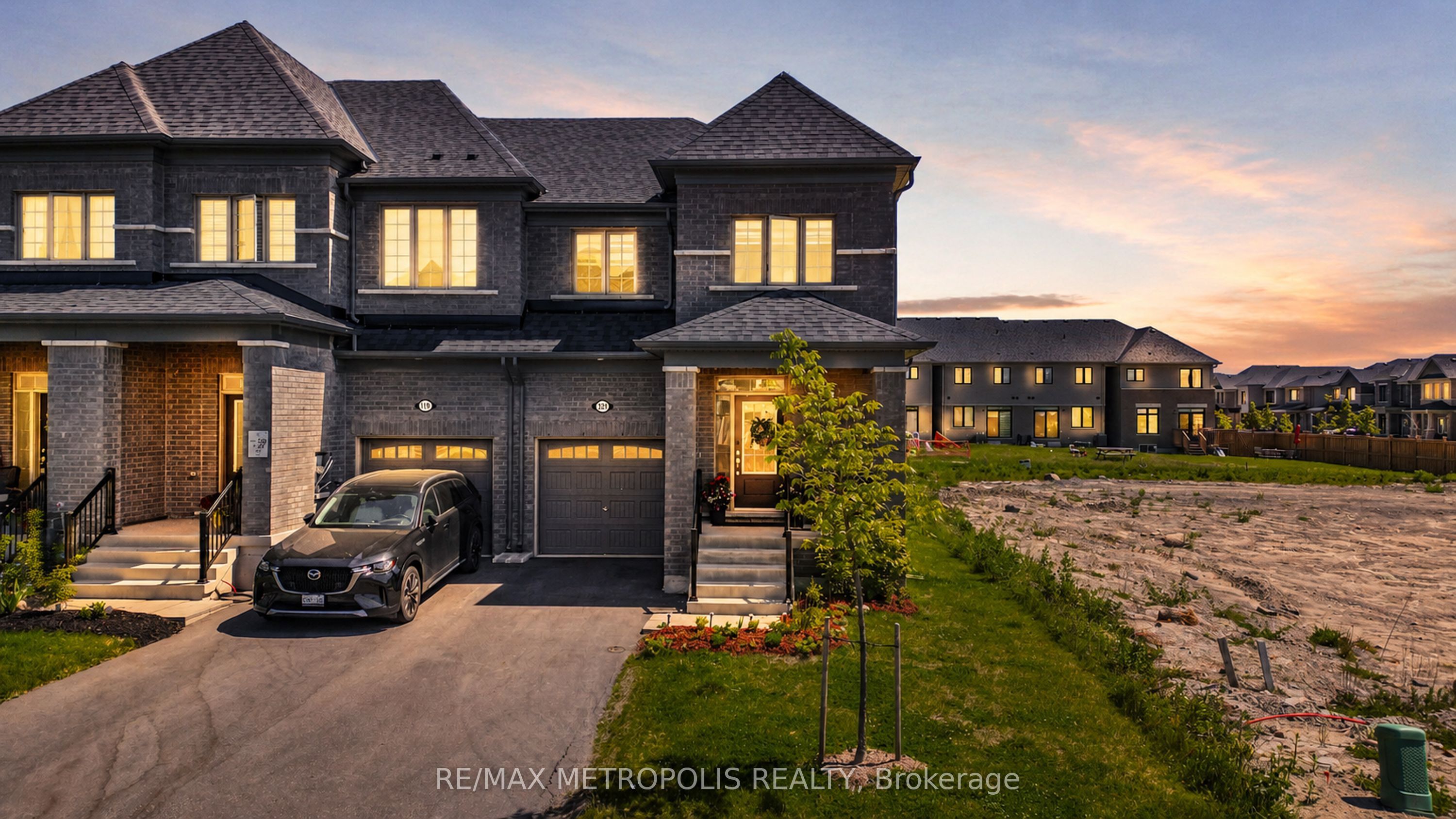 421 TREVOR Street, Cobourg 4