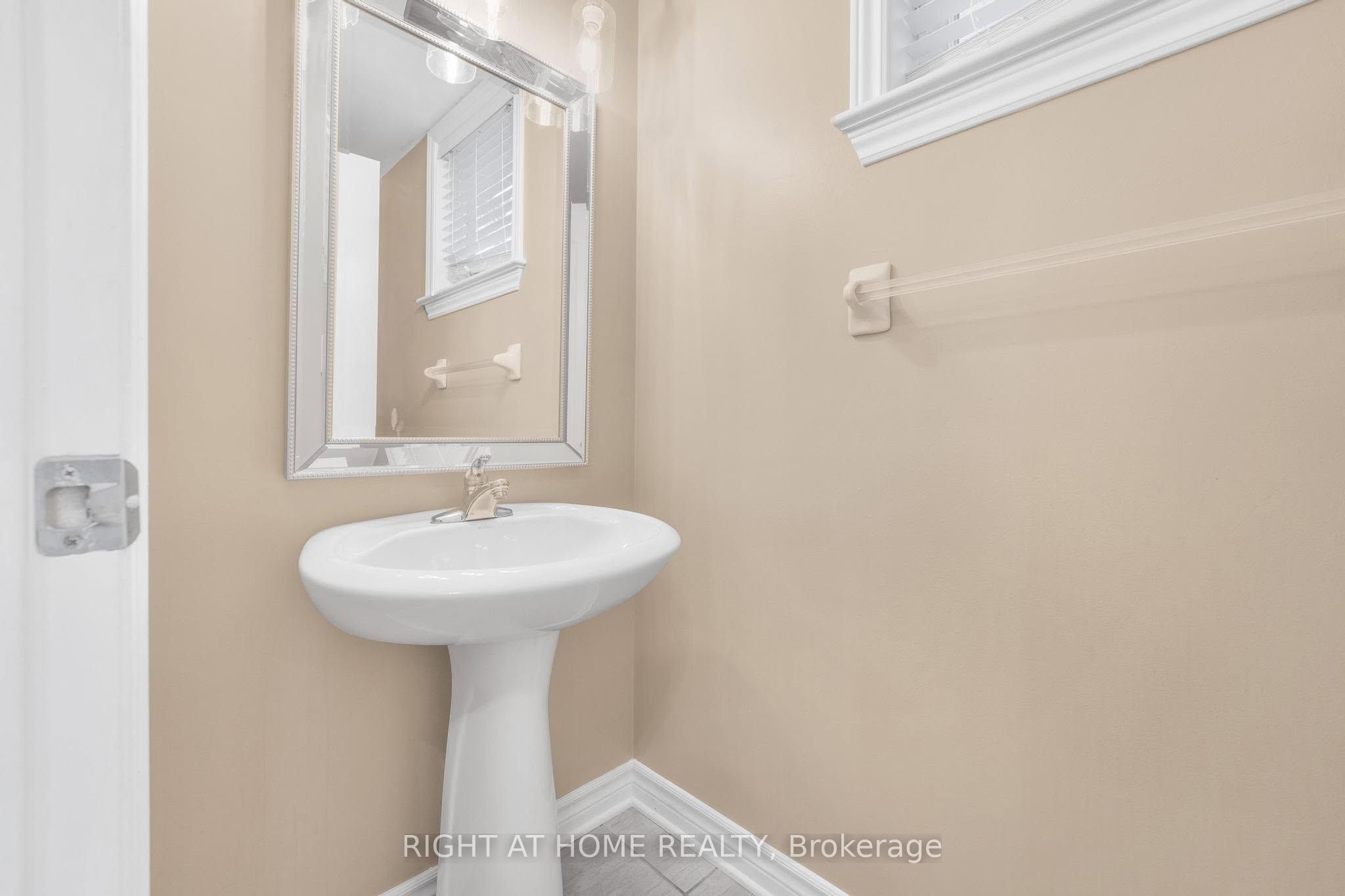 514 Cherokee Way, Stittsville-Goulbourn 5