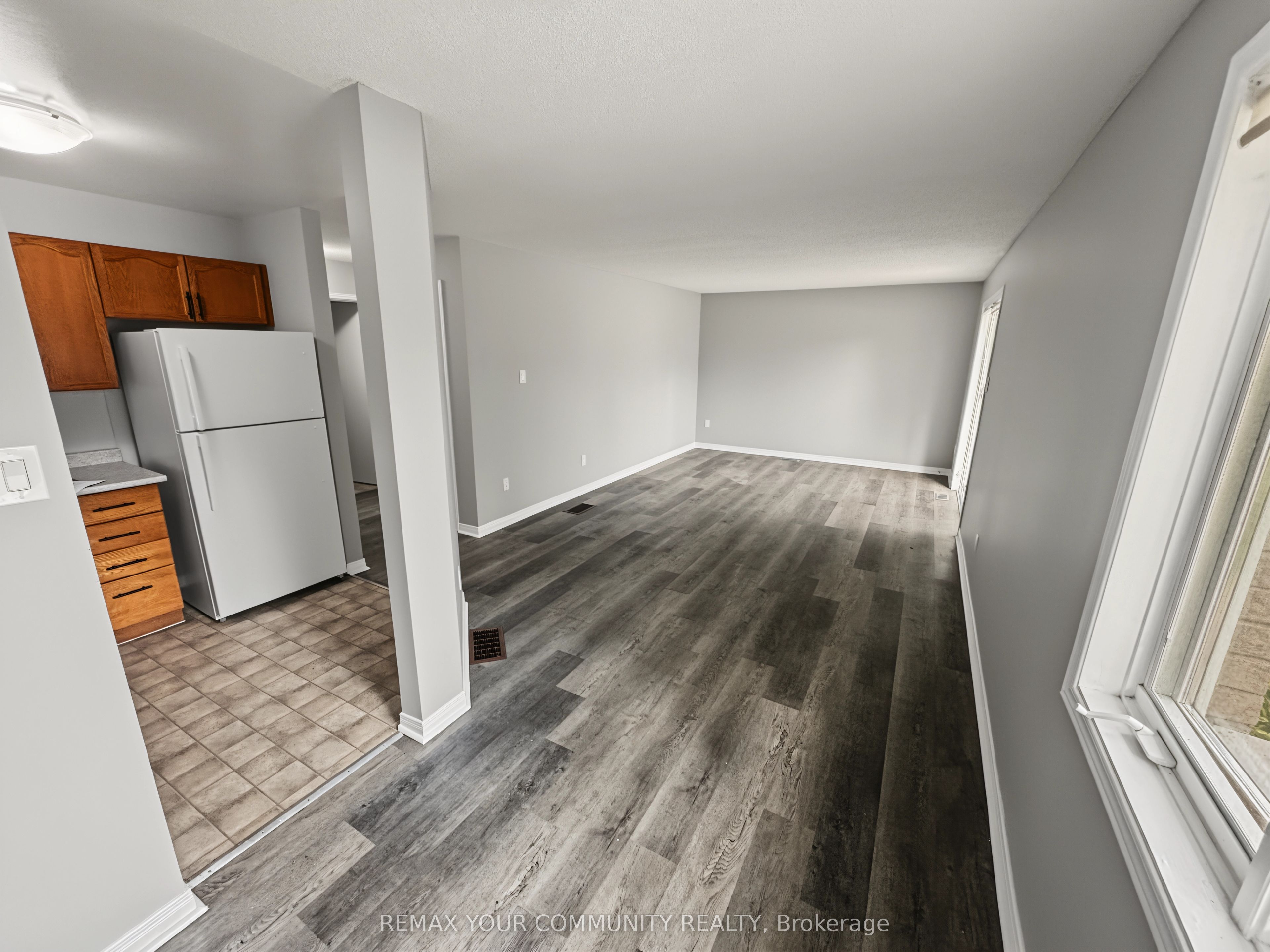 Unit 101 - 10 Riverside Drive, Kawartha Lakes 4