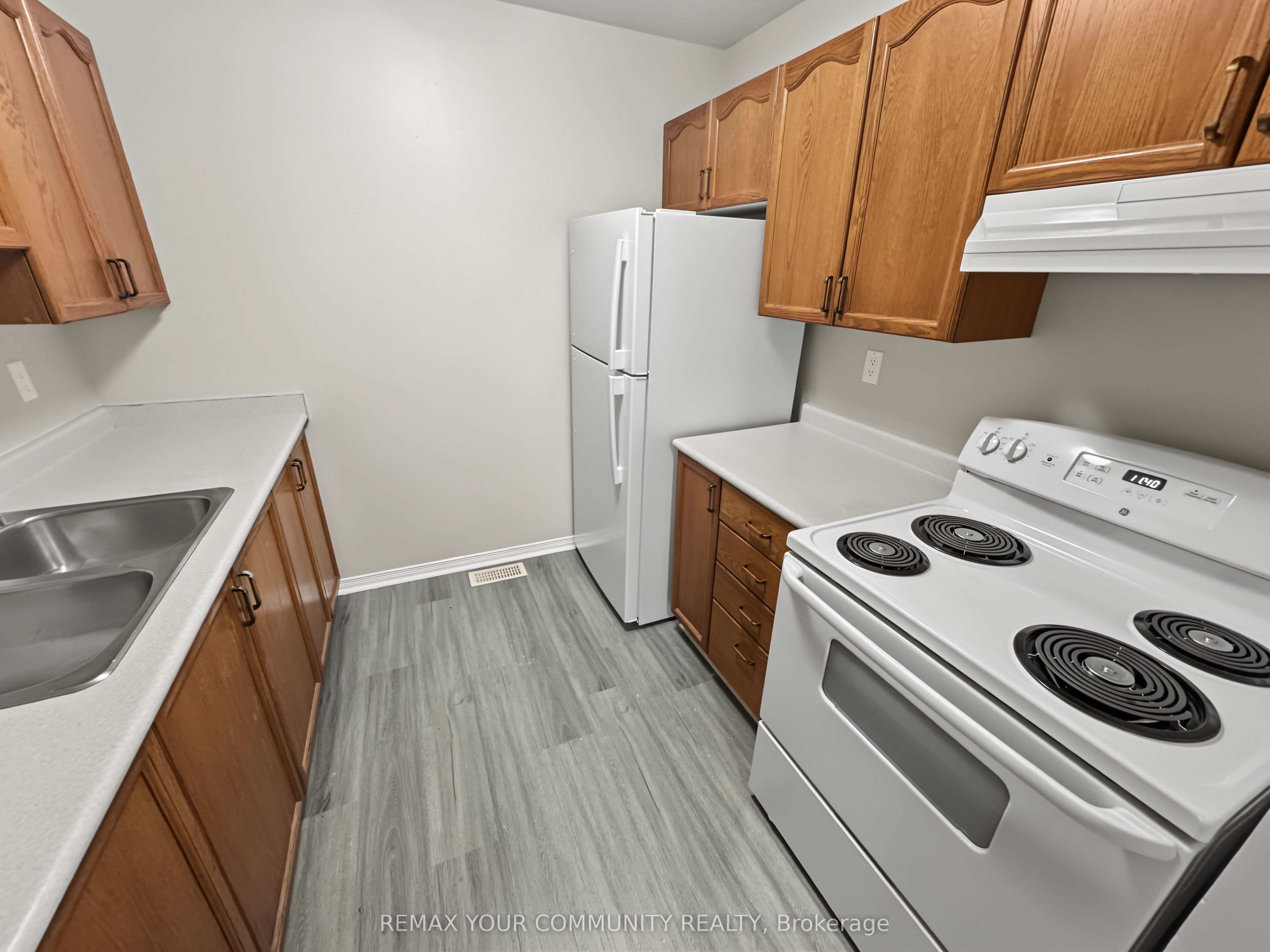 Unit 214 - 10 Riverside Drive, Kawartha Lakes 5