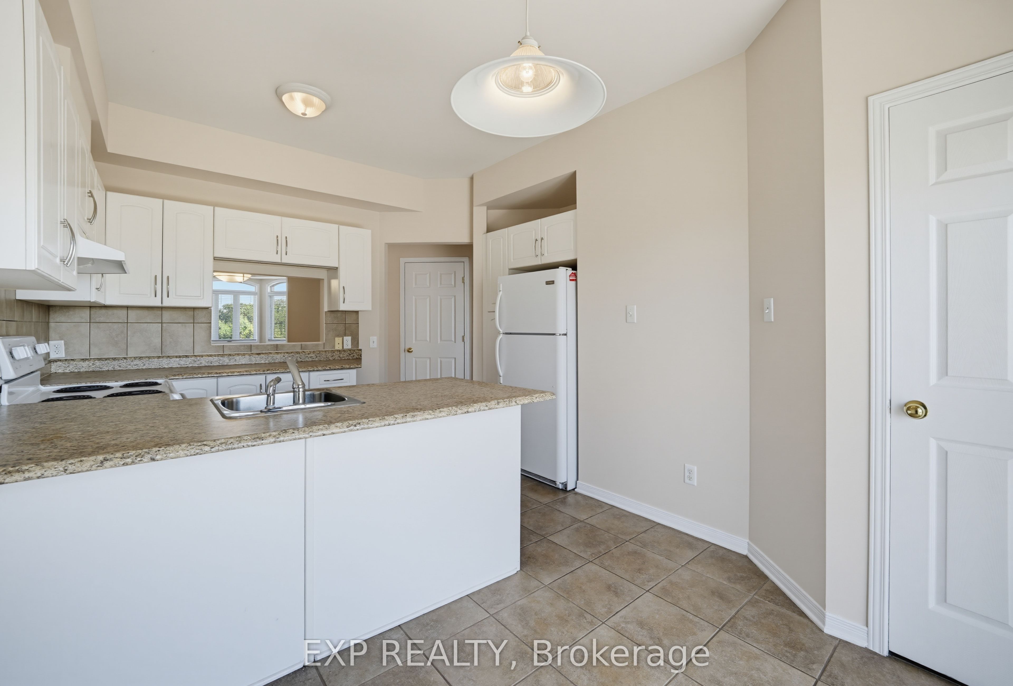 Unit 7 - 190 Rustic Hills Crescent, Cumberland 3