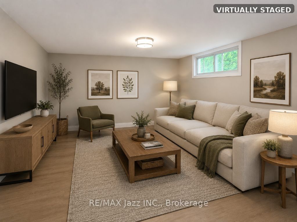 Unit B - 624 Stewart Street, Peterborough 1