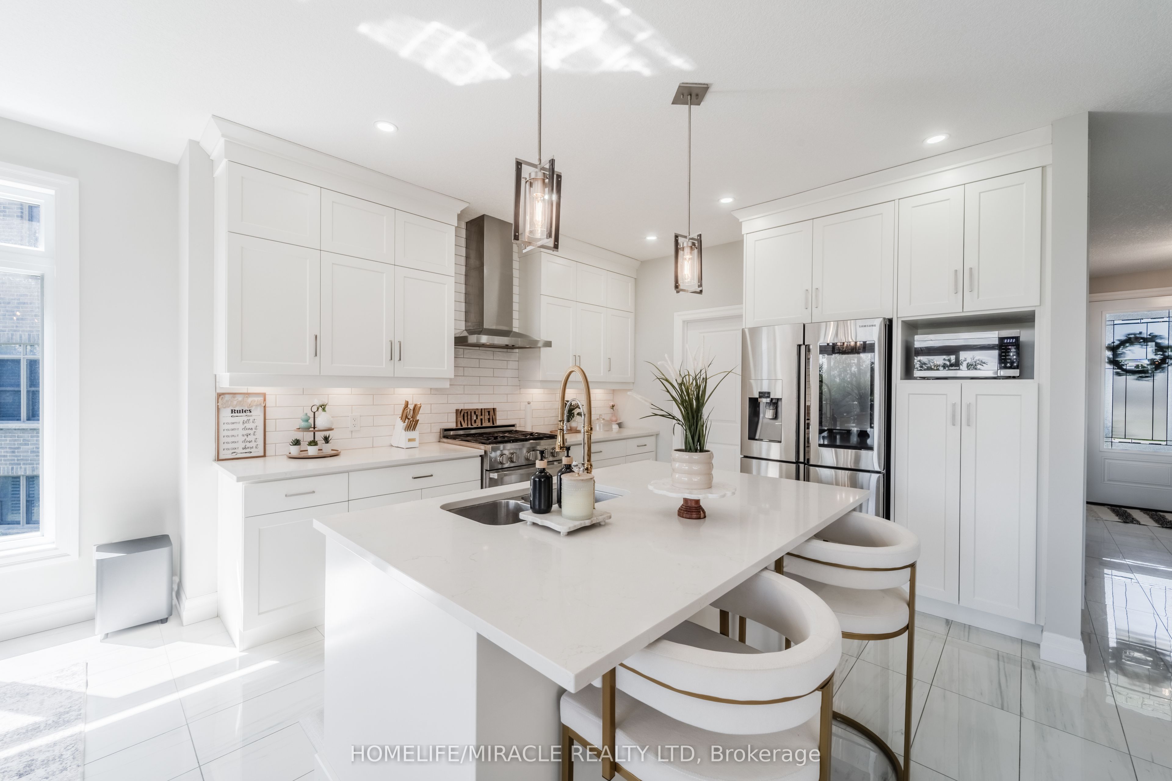 245 Tamarack Boulevard, Woodstock 5