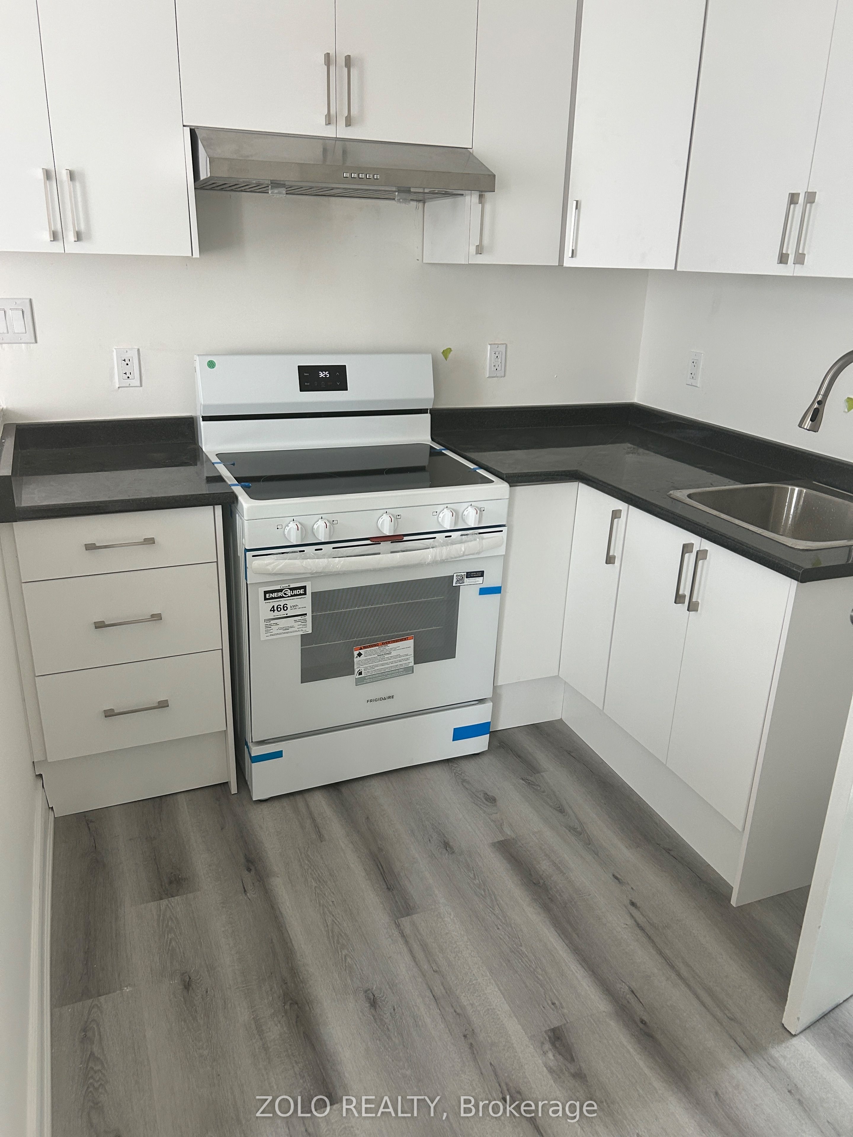 Unit 2 - 4299 Second Avenue, Niagara Falls 2
