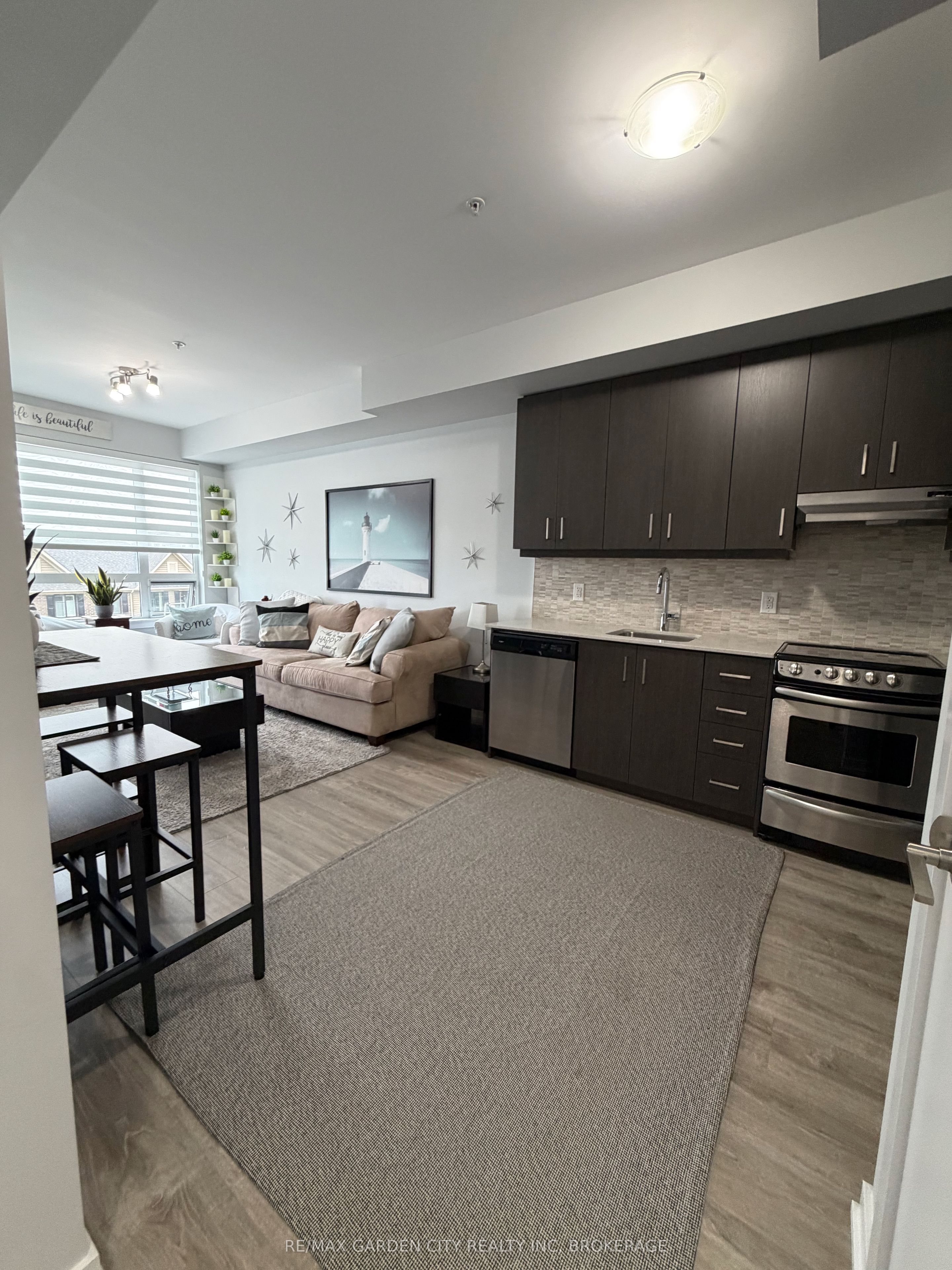 Unit 409 - 10 Esplanade Lane N, Grimsby 3