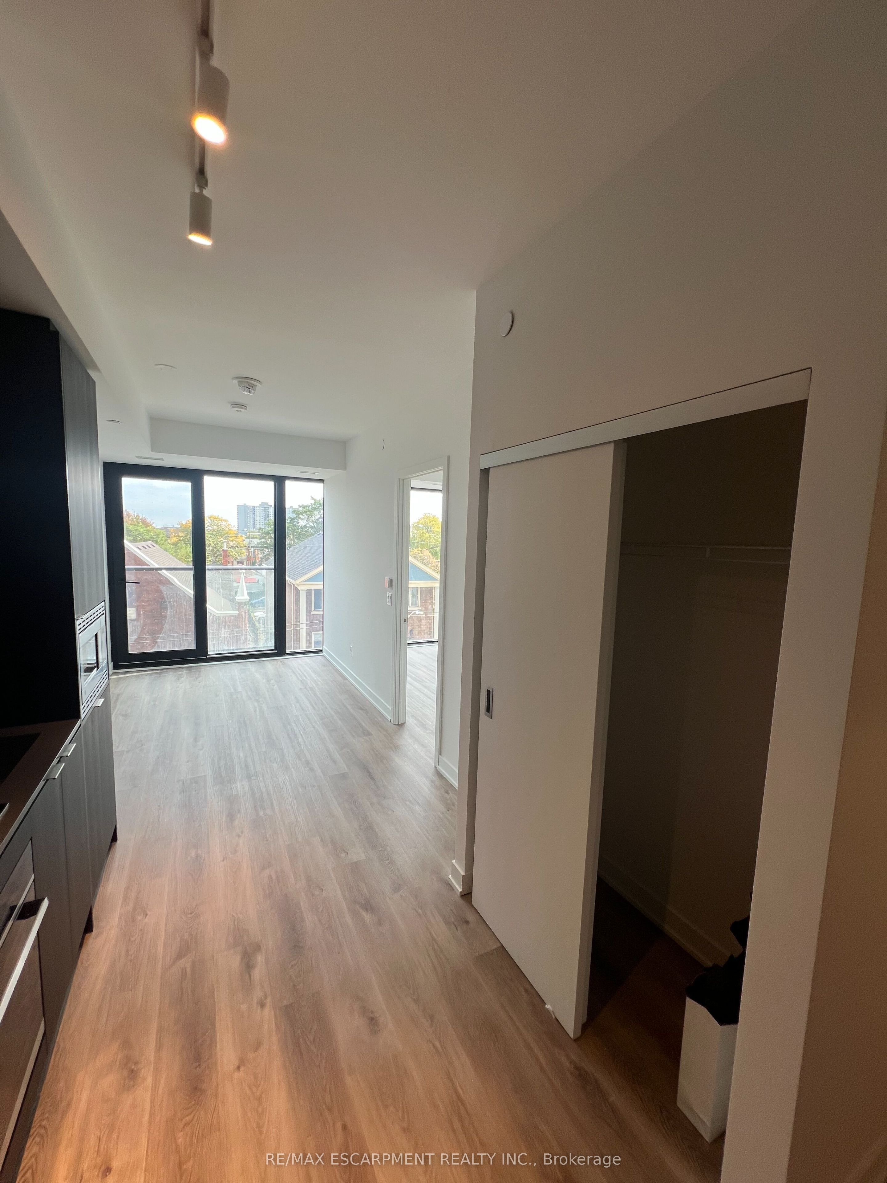 Unit 416 - 101 JOHN Street N, Hamilton 5