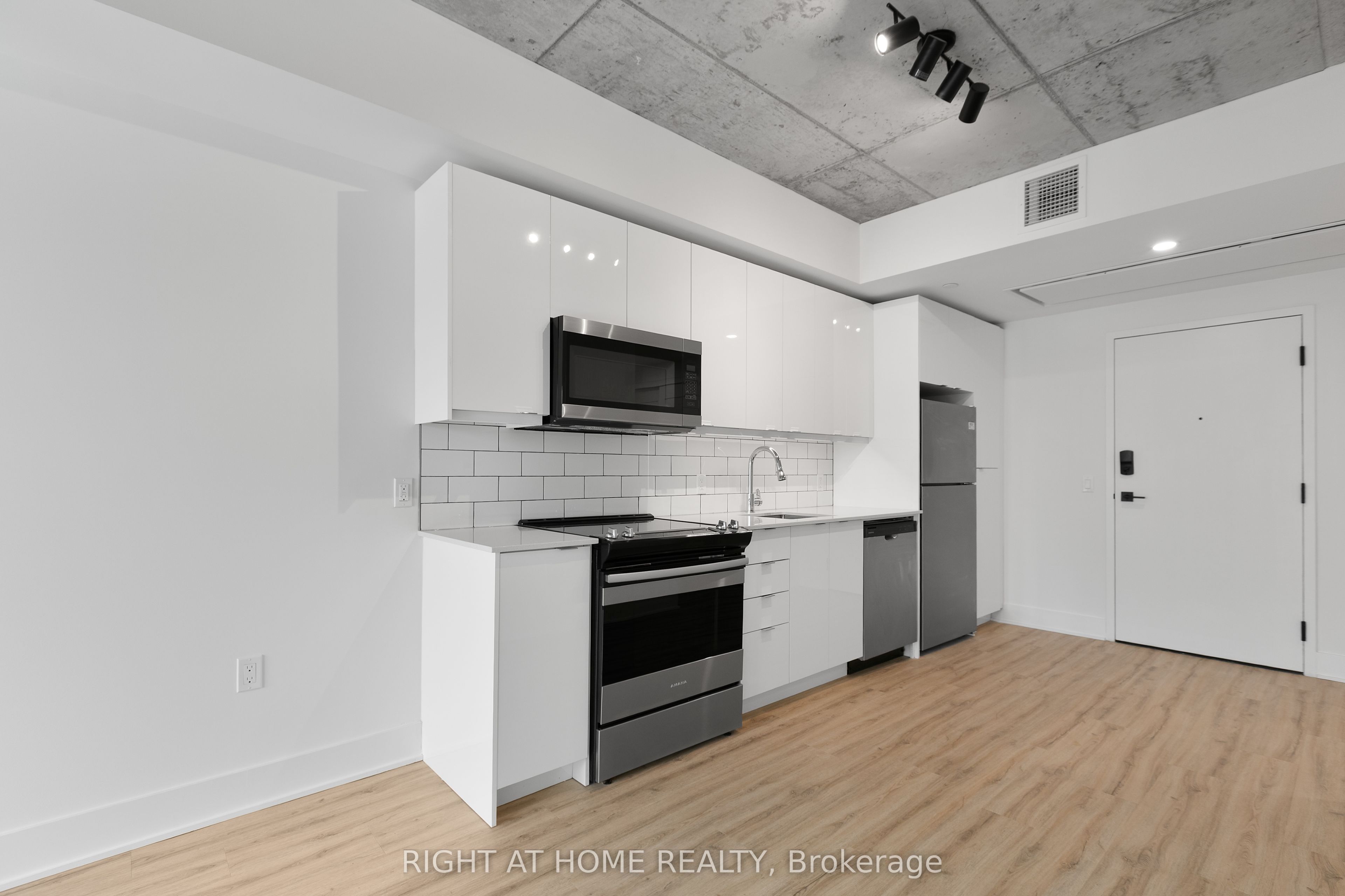 Unit 405 - 377 Winona Avenue, Ottawa 4